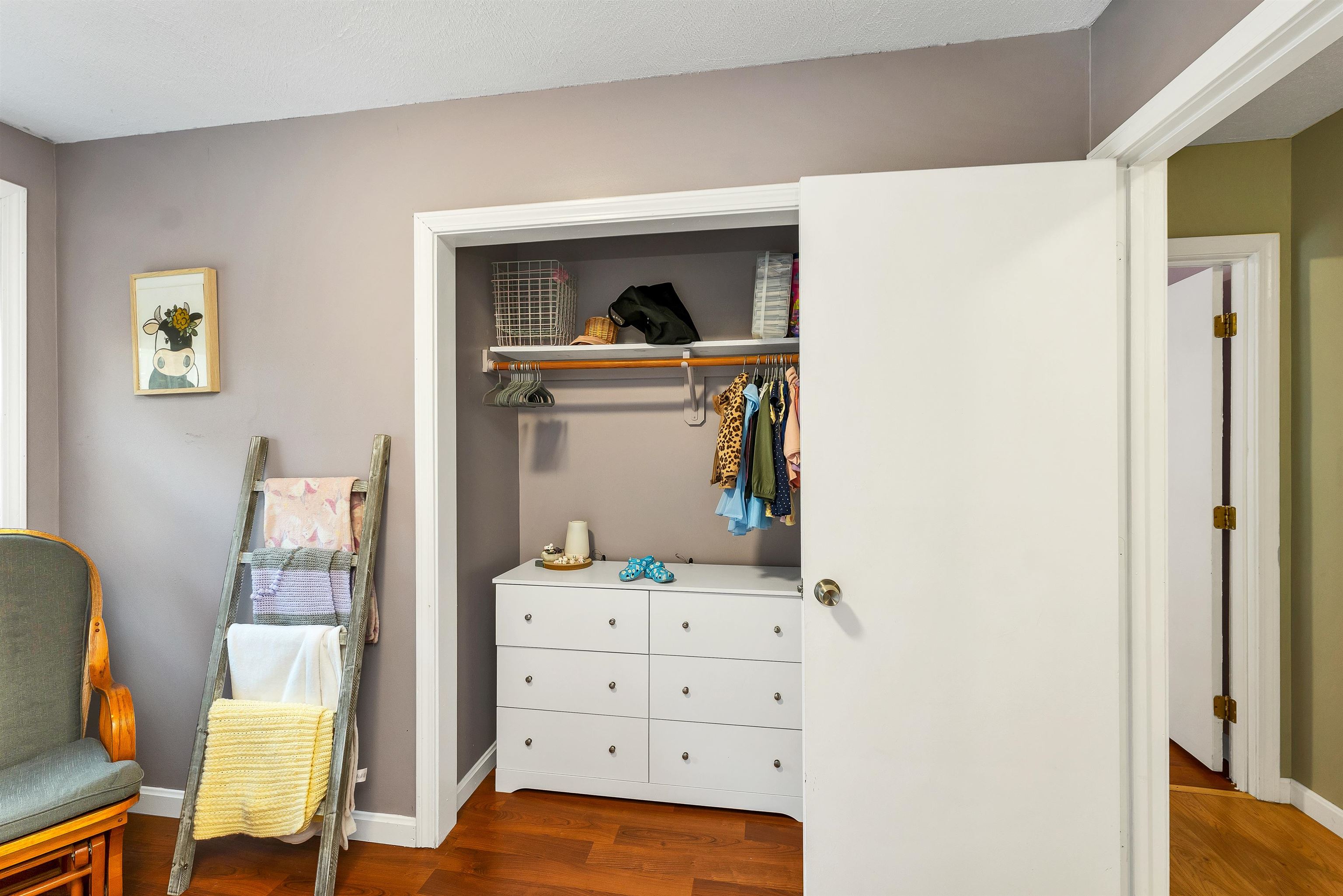 Hooksett, New Hampshire, 03106, United States, 3 Bedrooms Bedrooms, ,2 BathroomsBathrooms,Residential,For Sale,1992104