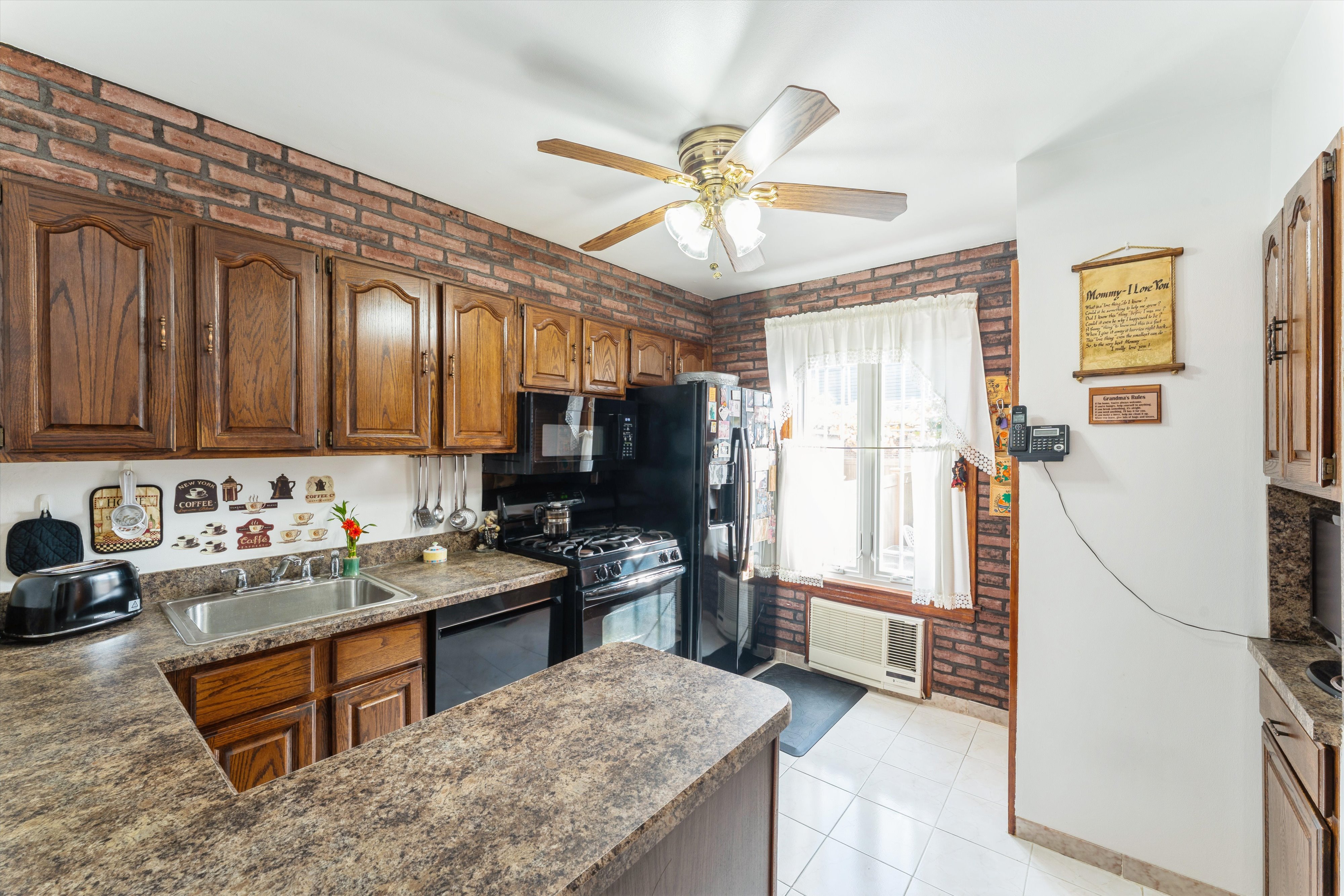 Bayside, New York, 11361, United States, 2 Bedrooms Bedrooms, ,2 BathroomsBathrooms,Residential,For Sale,1988869