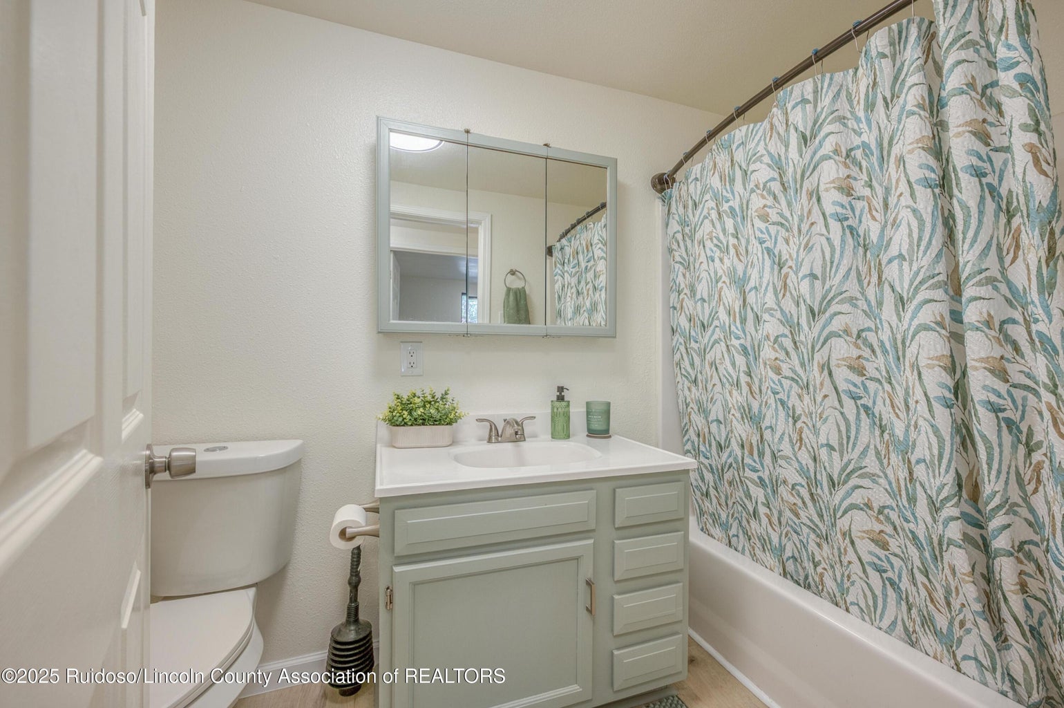 High Rolls Mountain Park, New Mexico, 87110, United States, 4 Bedrooms Bedrooms, ,3 BathroomsBathrooms,Residential,For Sale,2013029