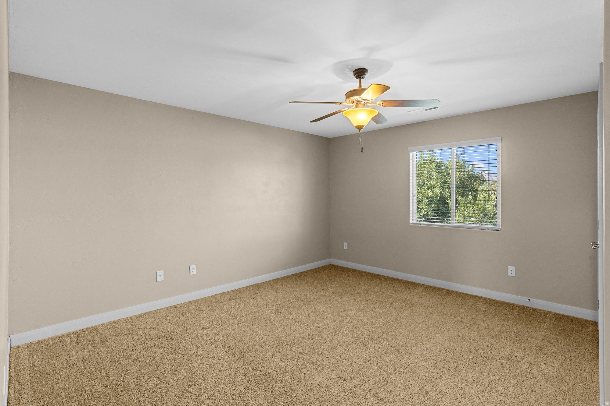 Santa Clara, Utah, 84765, United States, 4 Bedrooms Bedrooms, ,3 BathroomsBathrooms,Residential,For Sale,1992069