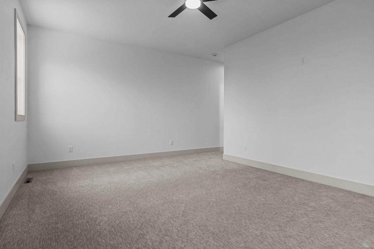 MENASHA, Wisconsin, 54952, United States, 5 Bedrooms Bedrooms, ,3 BathroomsBathrooms,Residential,For Sale,1793690