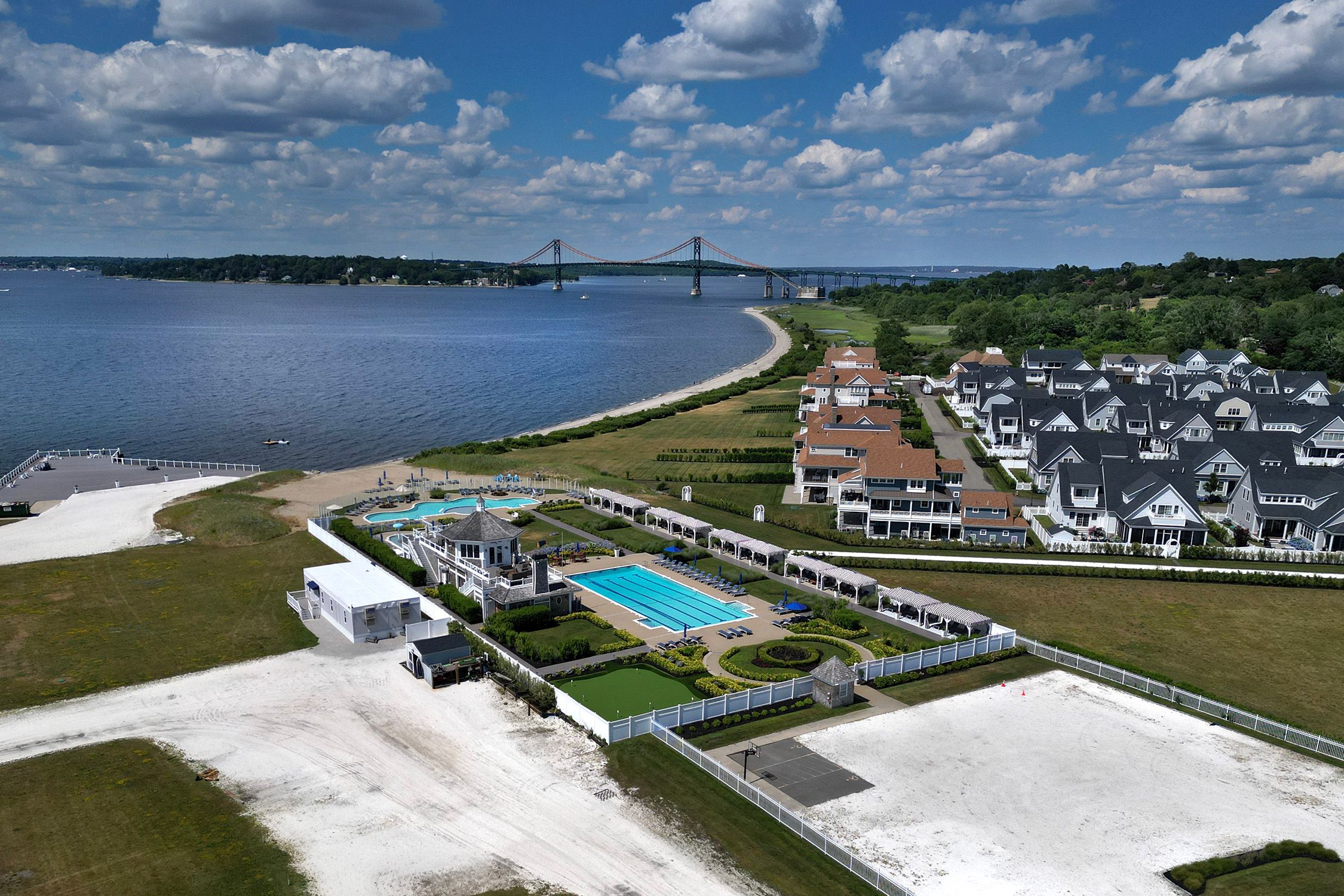  Exceptional Home in Private Sporting Community - 物件實景