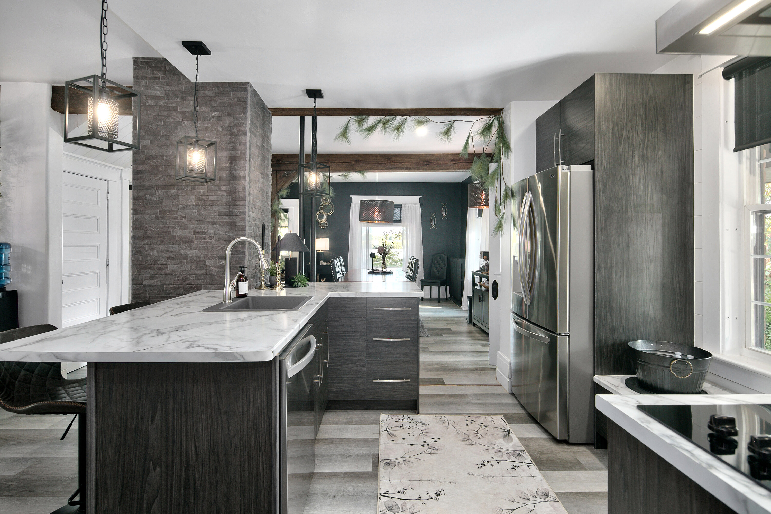  Charming Century Home - 物件實景