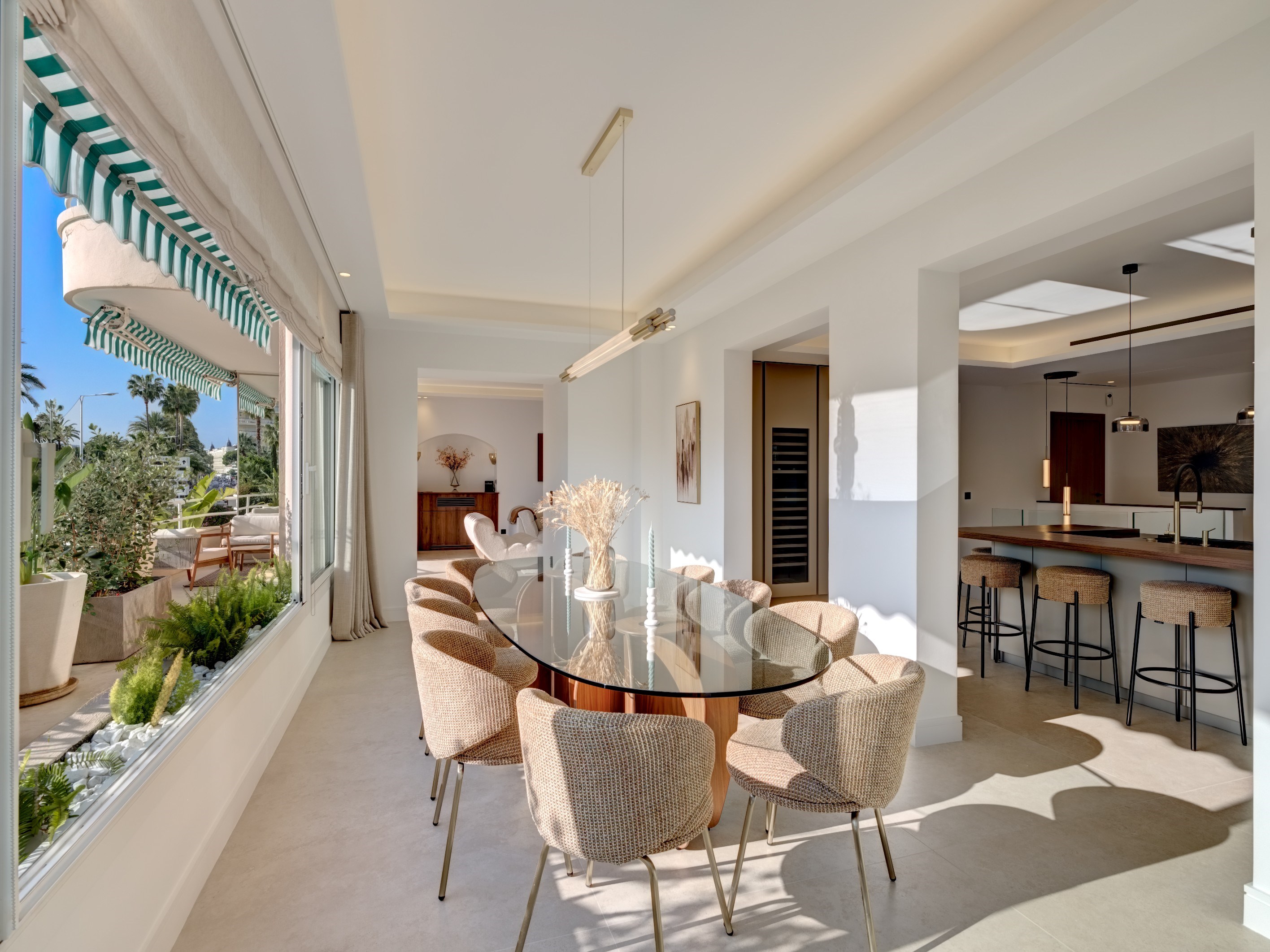  Cannes Croisette waterfront property with private garden and pool, rare duplex … - 物件實景