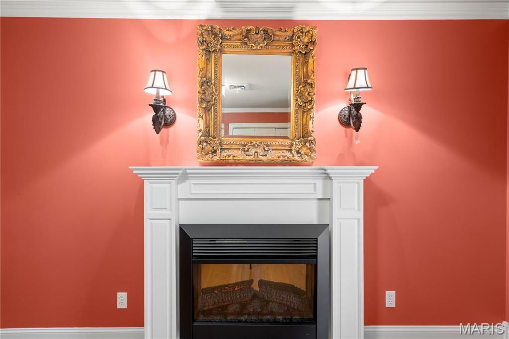 Charleston, Missouri, 63834, United States, 5 Bedrooms Bedrooms, ,4 BathroomsBathrooms,Residential,For Sale,1938215