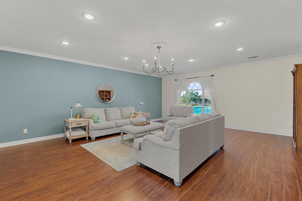 Terrell, Texas, 75160, United States, 4 Bedrooms Bedrooms, ,5 BathroomsBathrooms,Residential,For Sale,1827226