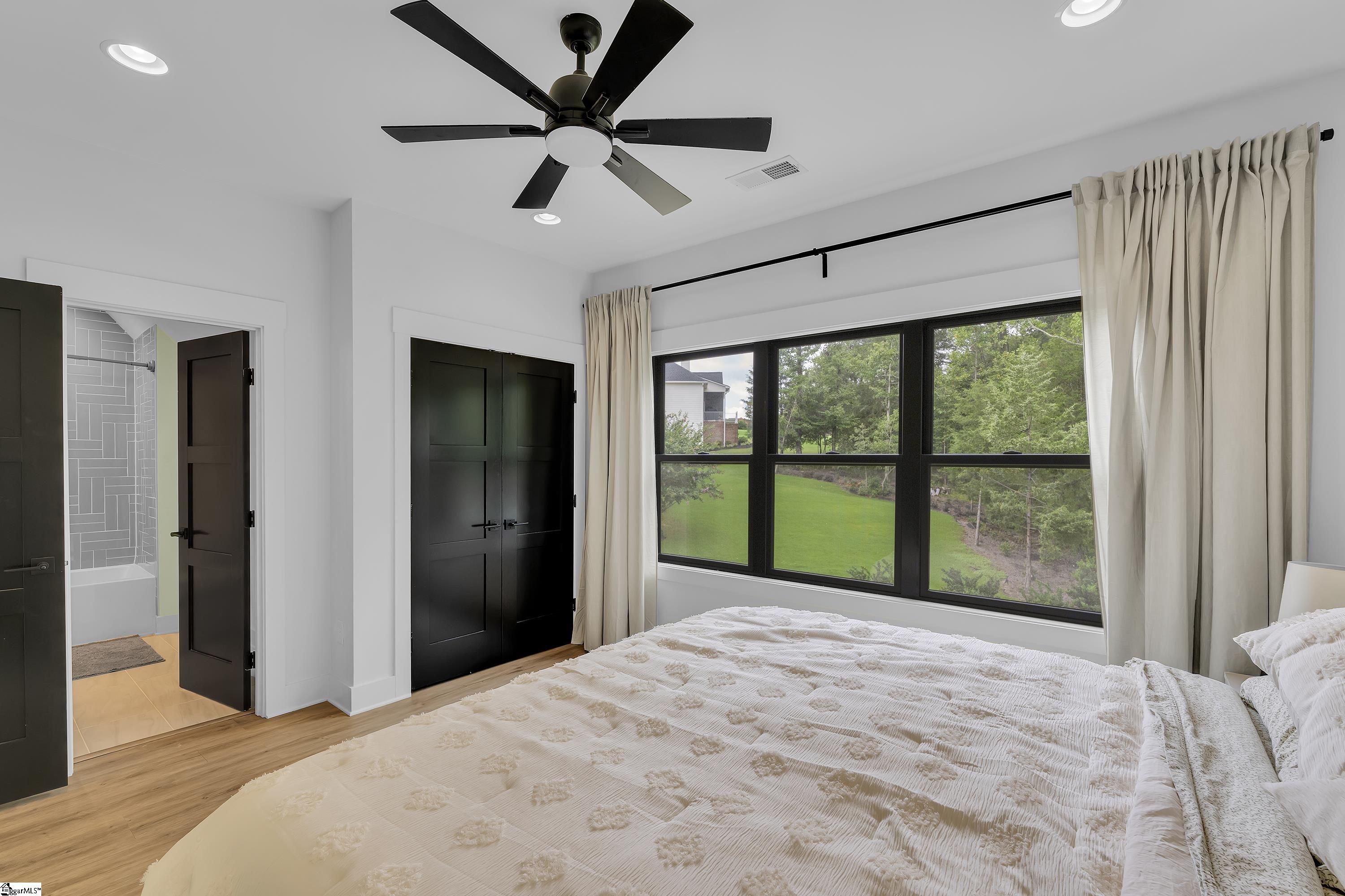 Simpsonville, South Carolina, 29681, United States, 5 Bedrooms Bedrooms, ,5 BathroomsBathrooms,Residential,For Sale,1913796