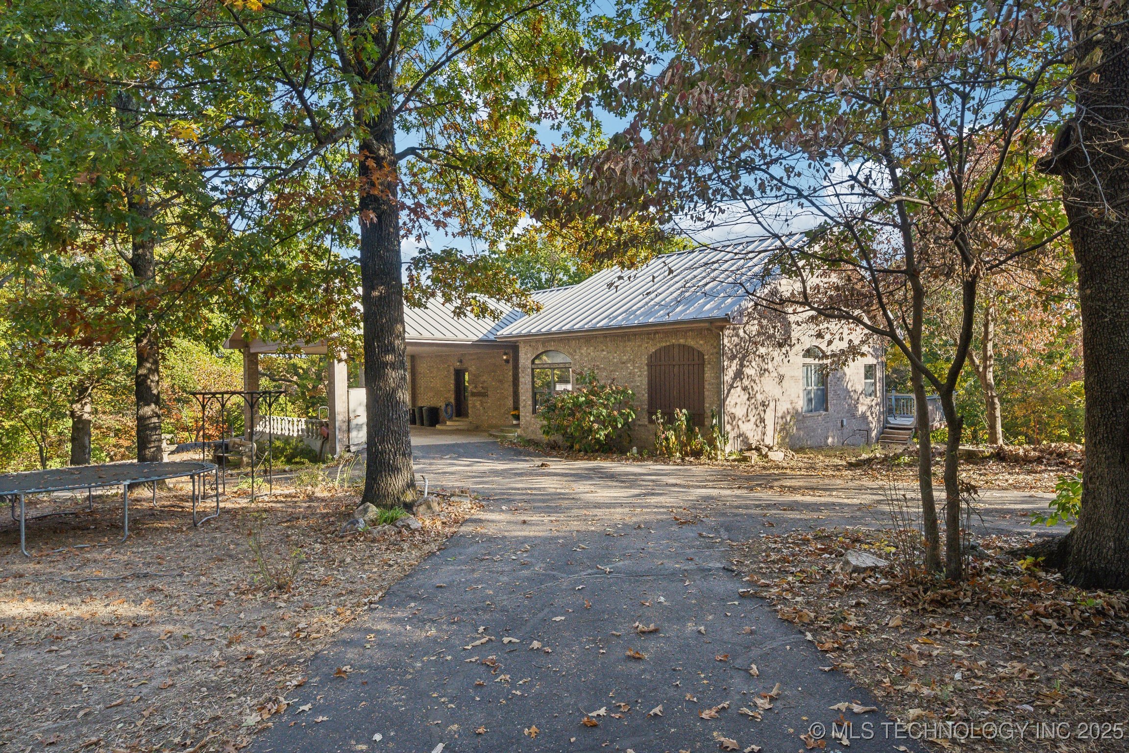 Spavinaw, Oklahoma, 74366, United States, 3 Bedrooms Bedrooms, ,2 BathroomsBathrooms,Residential,For Sale,1903763