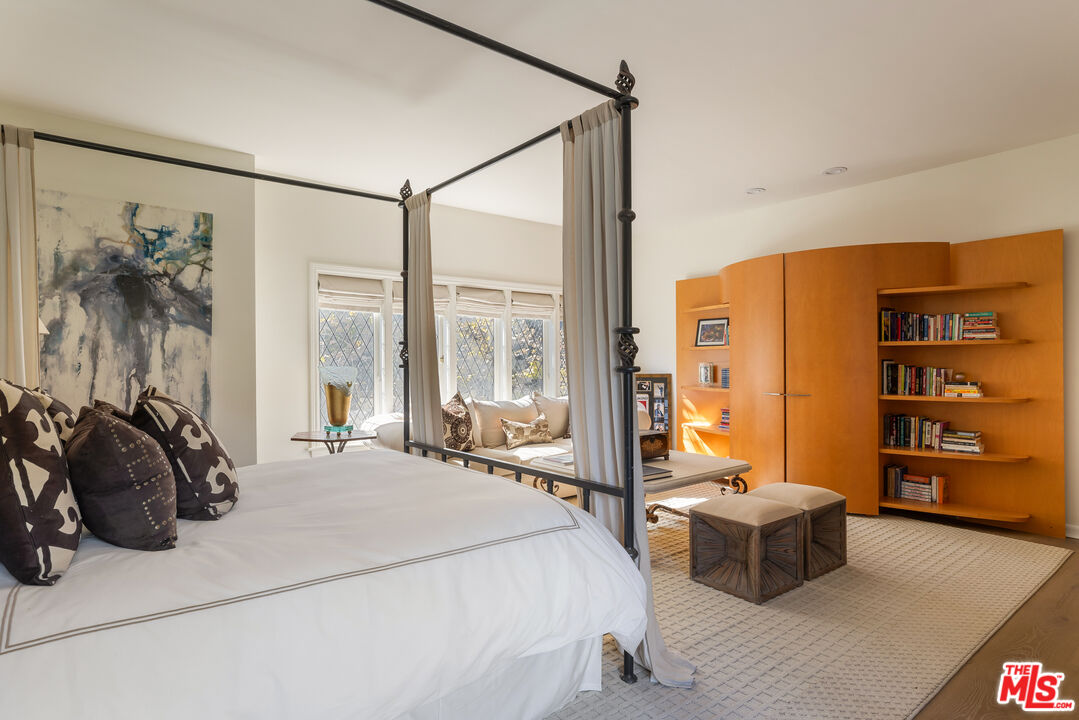 Beverly Hills, California, 90210, United States, 7 Bedrooms Bedrooms, ,9 BathroomsBathrooms,Residential,For Sale,1933482