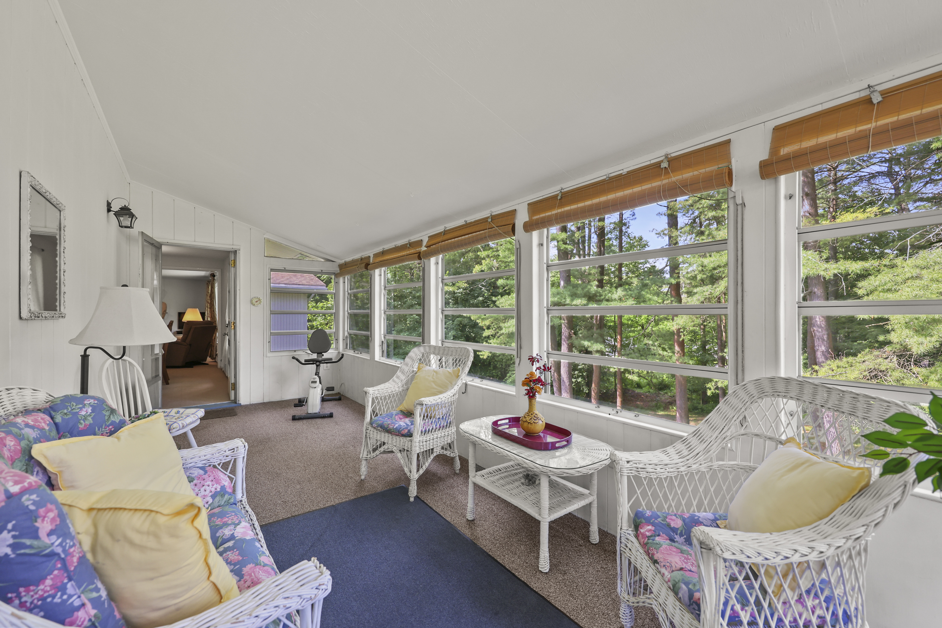  Immaculate 4 Bed Ranch with 3-Season Porch near Lake Onota - 物件實景