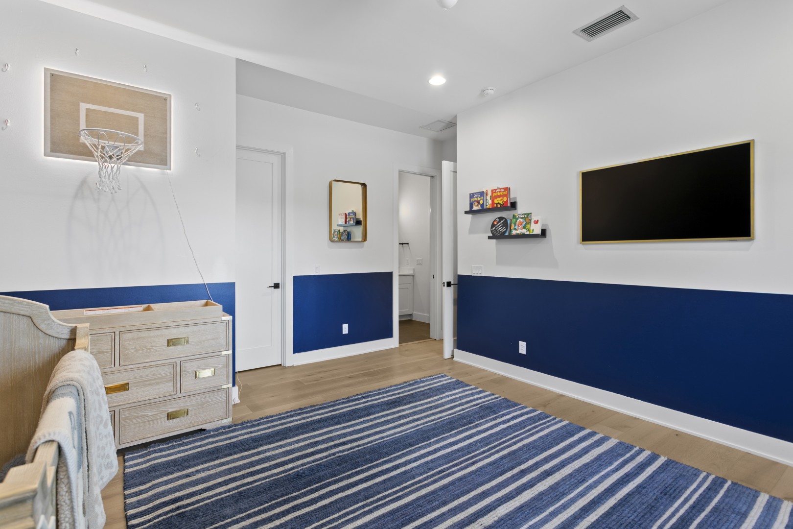 Tampa, Florida, 33609, United States, 5 Bedrooms Bedrooms, ,5 BathroomsBathrooms,Residential,For Sale,2008551