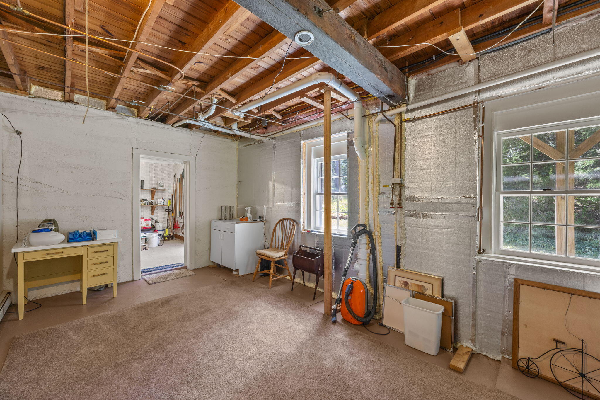  Move-In Ready Comfort on a Beautifully Wooded Acre-Plus Setting - 物件實景