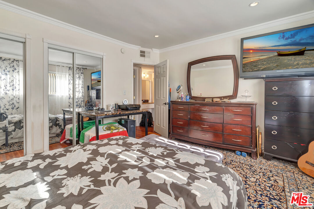Encino, California, 91436, United States, 2 Bedrooms Bedrooms, ,2 BathroomsBathrooms,Residential,For Sale,1901269