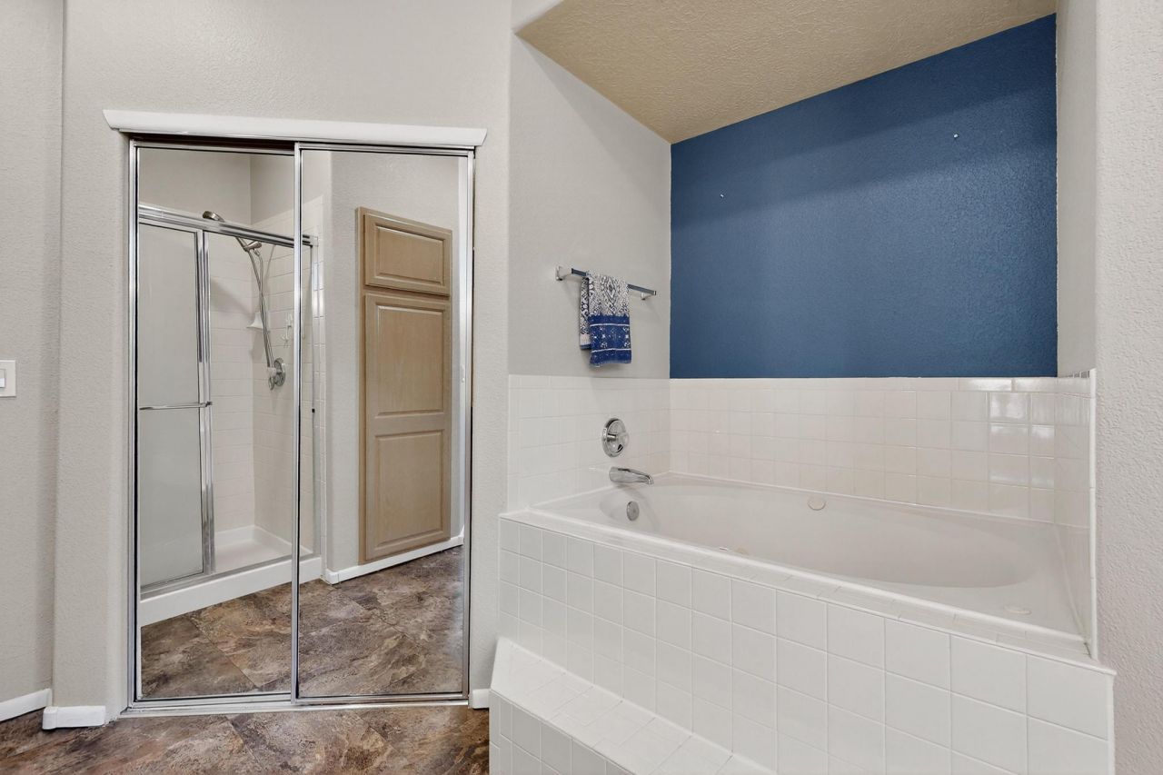 Albuquerque, New Mexico, 87114, United States, 4 Bedrooms Bedrooms, ,4 BathroomsBathrooms,Residential,For Sale,1941091