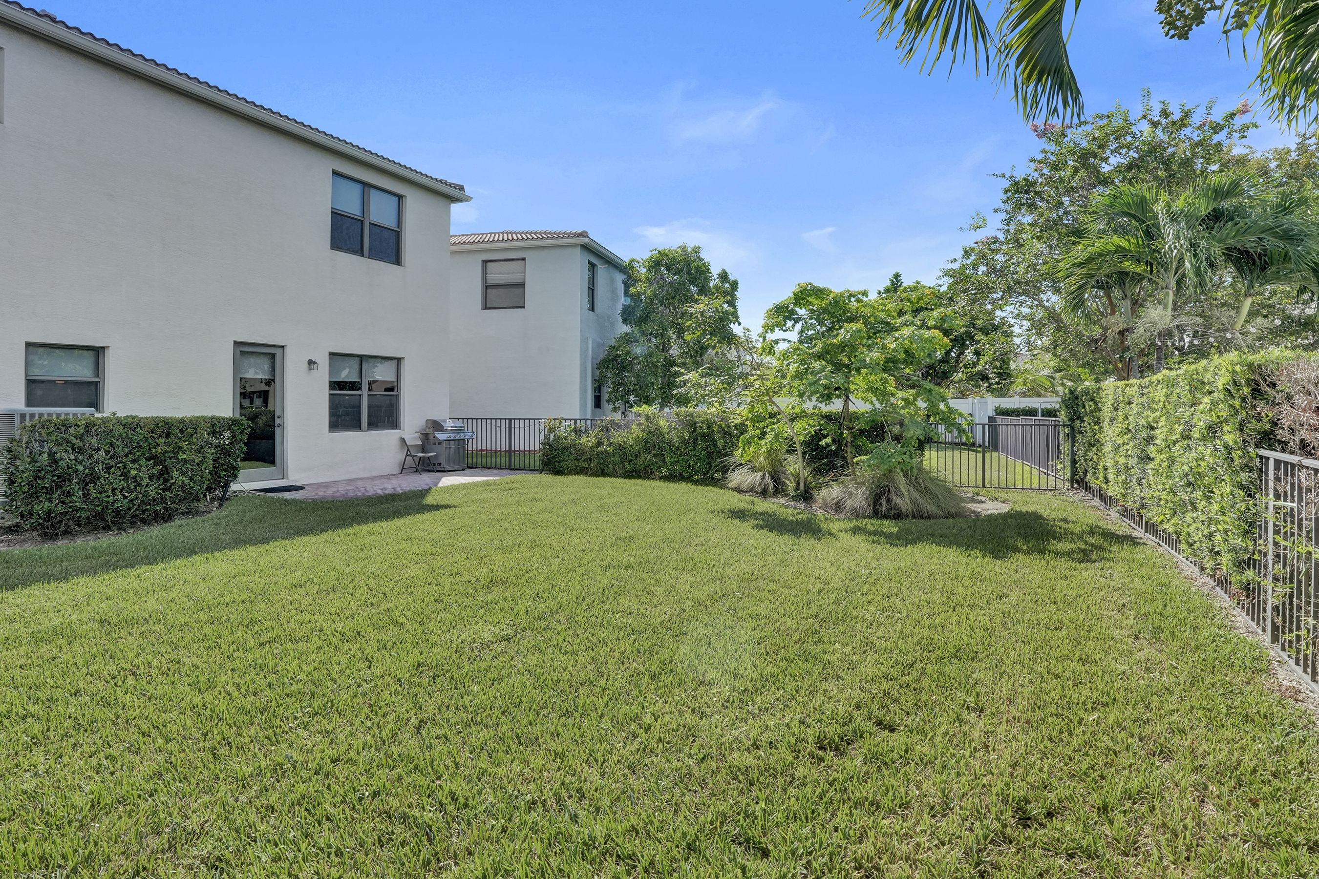 606 NE 191st Ter, Miami, FL, 33179 - 物件實景