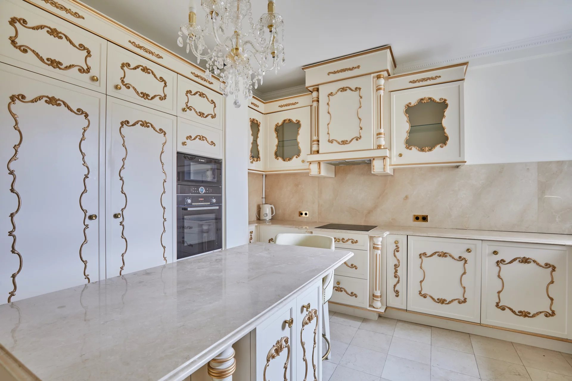 Paris 8th, Île-de-France, 75008, FR, 4 Bedrooms Bedrooms, ,6 BathroomsBathrooms,Residential,For Sale,1560654