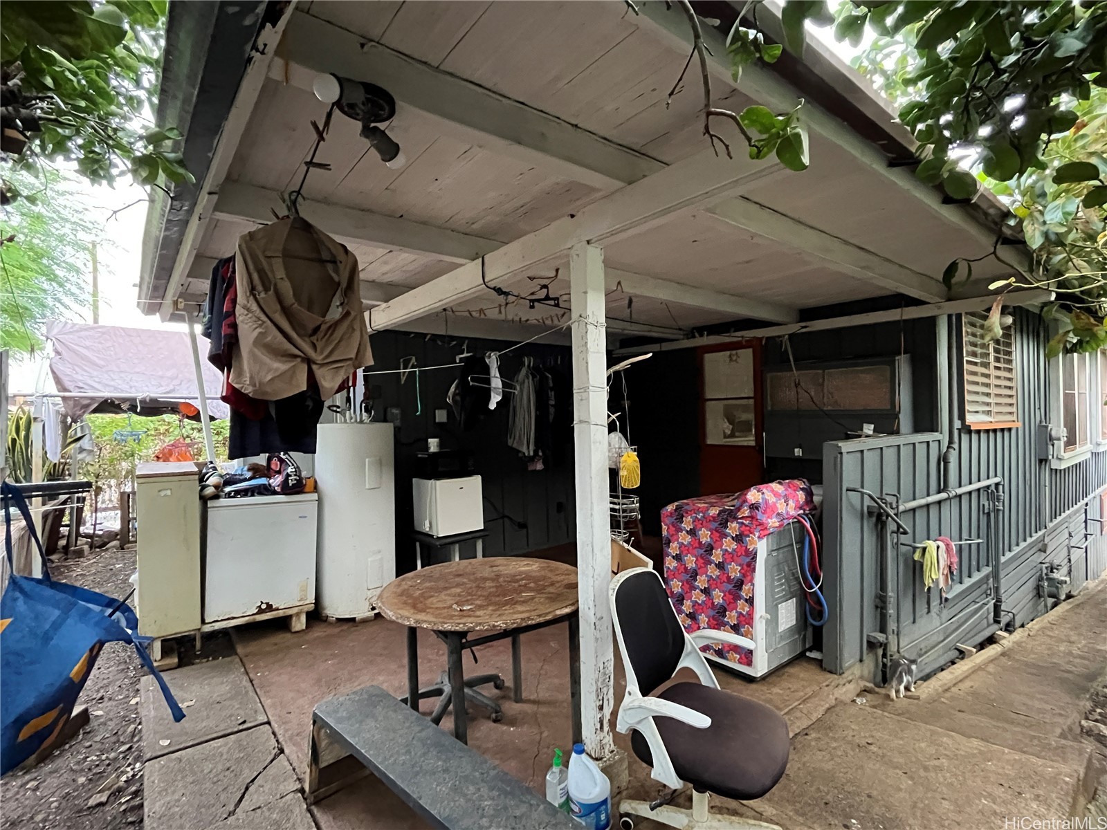 Honolulu, Hawaii, 96819, United States, 3 Bedrooms Bedrooms, ,2 BathroomsBathrooms,Residential,For Sale,1989154