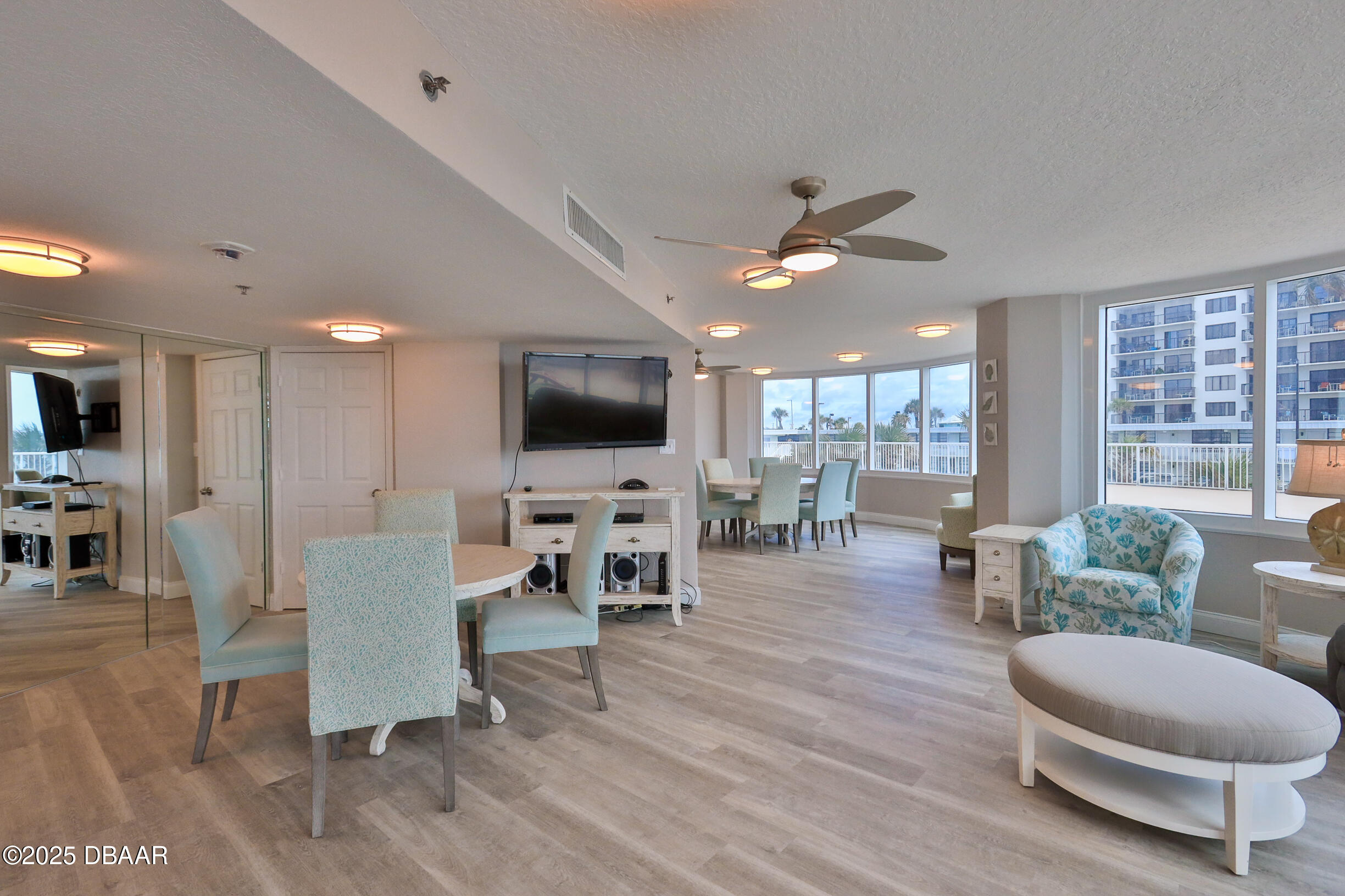 Daytona Beach Shores, Florida, 32118, United States, 2 Bedrooms Bedrooms, ,2 BathroomsBathrooms,Residential,For Sale,1993266