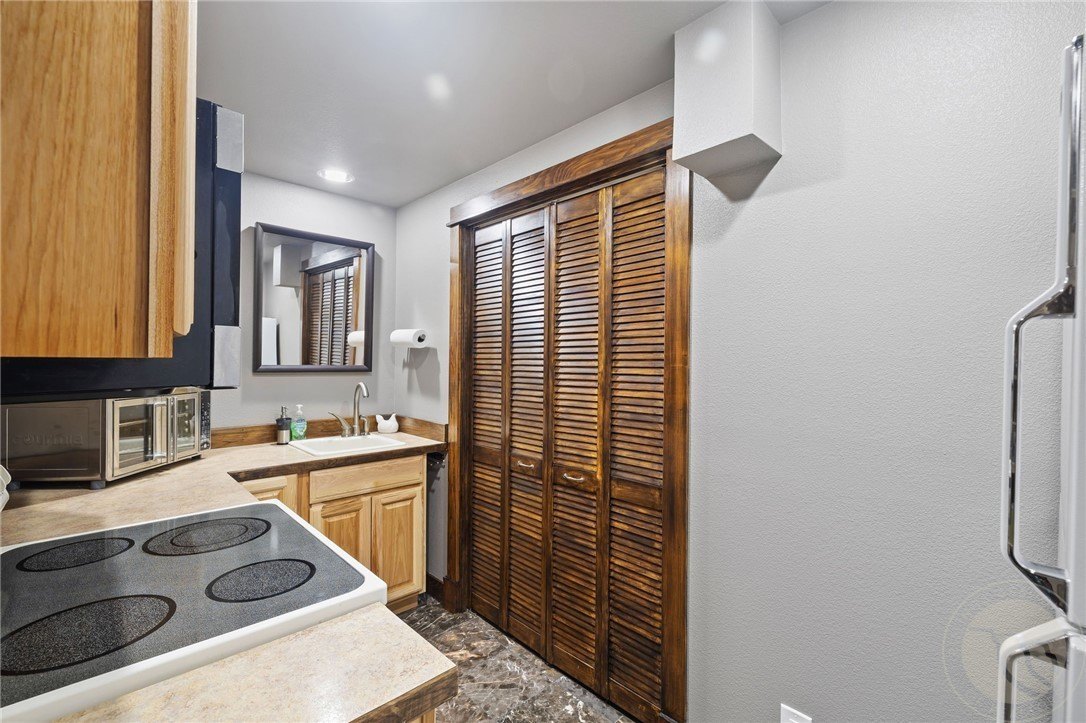 Molt/Rapelje, Montana, 59106, United States, 4 Bedrooms Bedrooms, ,3 BathroomsBathrooms,Residential,For Sale,1789052