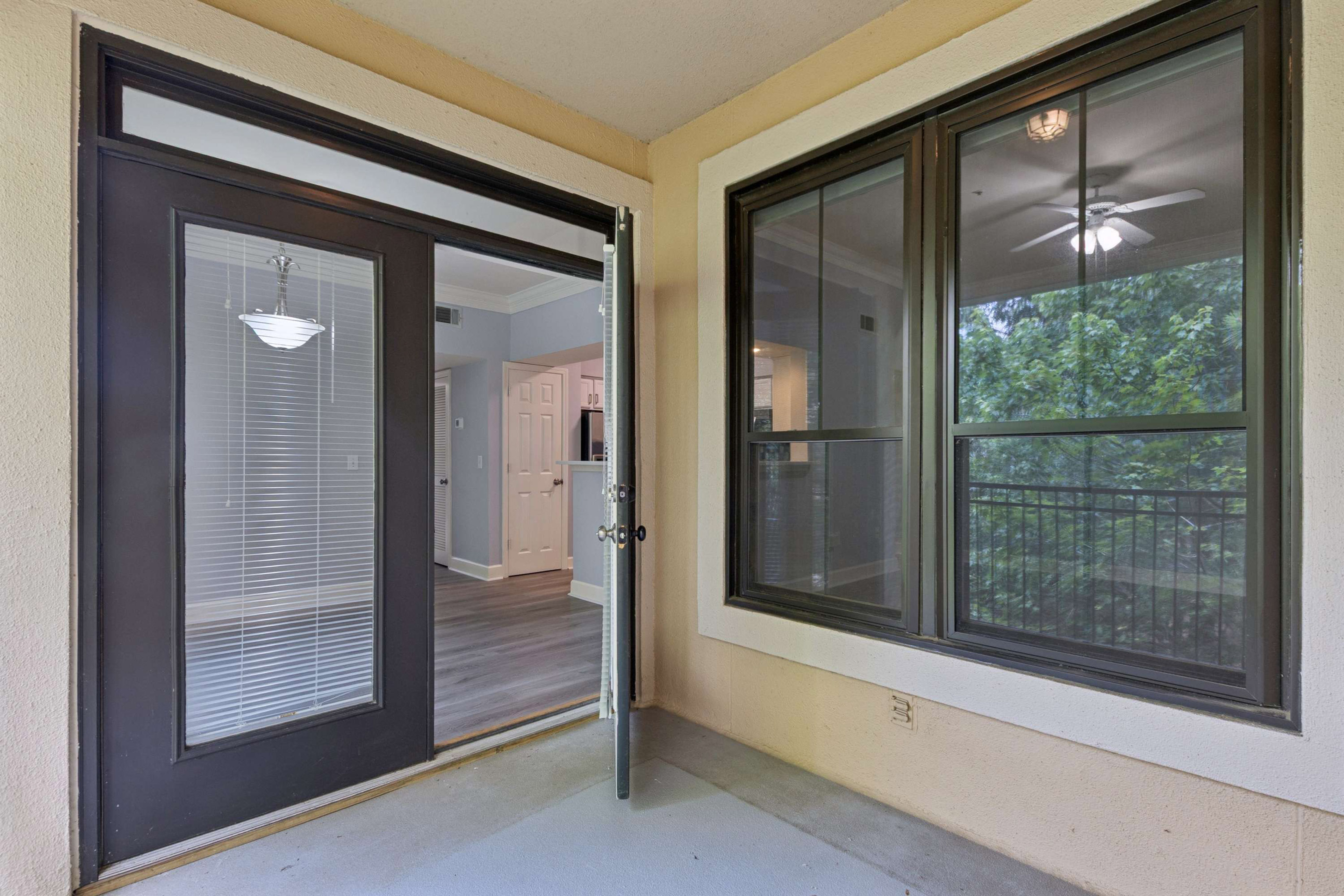  Renovated Condo Combines Comfort, Privacy and Intown Convenience - 物件實景