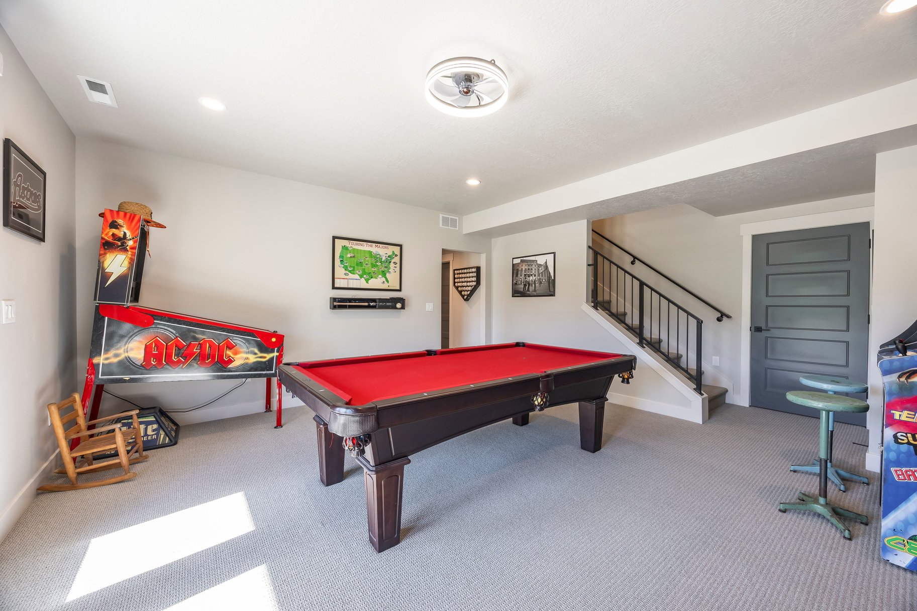 Mountain Views, Open Space & Finished Walkout Basement - 物件實景