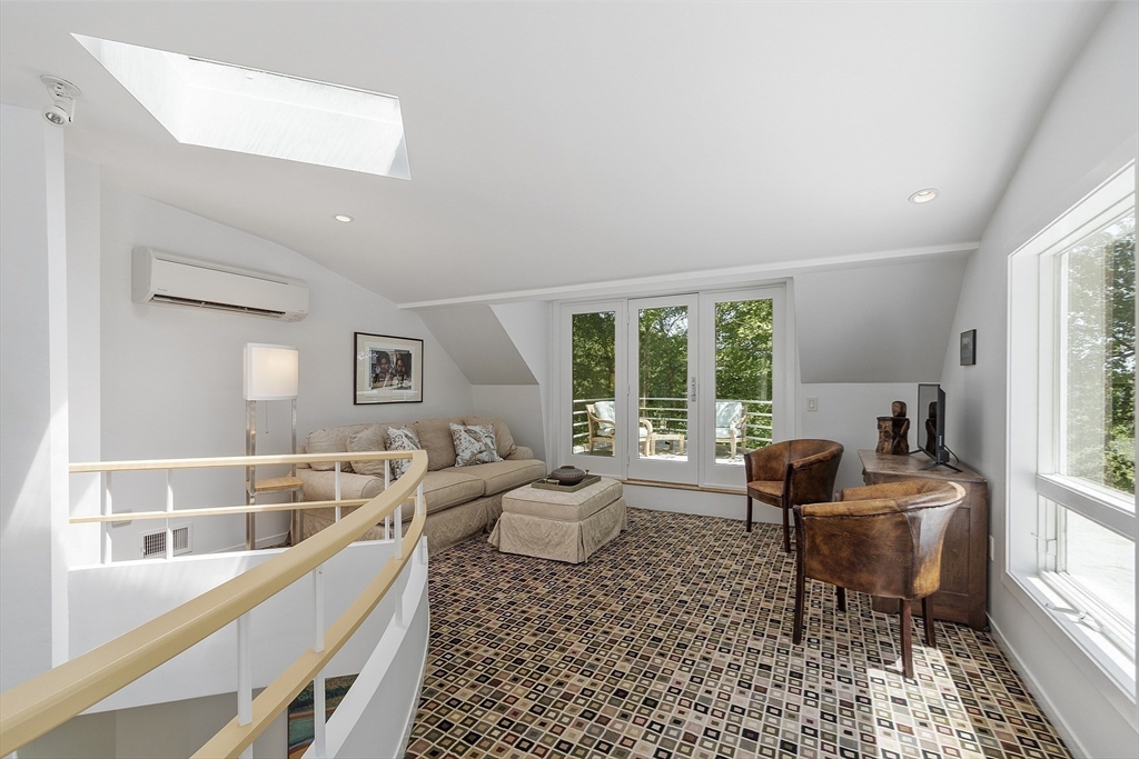 Carlisle, Massachusetts, 01741, United States, 4 Bedrooms Bedrooms, ,5 BathroomsBathrooms,Residential,For Sale,1874454