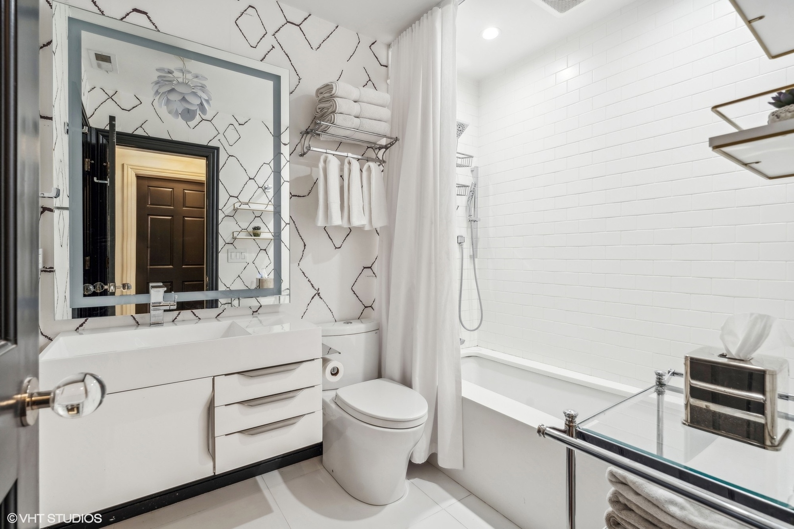 3830 N Wayne Avenue, Chicago, Illinois, 60613, United States, 6 Bedrooms Bedrooms, ,6 BathroomsBathrooms,Residential,For Sale,3830 N Wayne Avenue,1628817