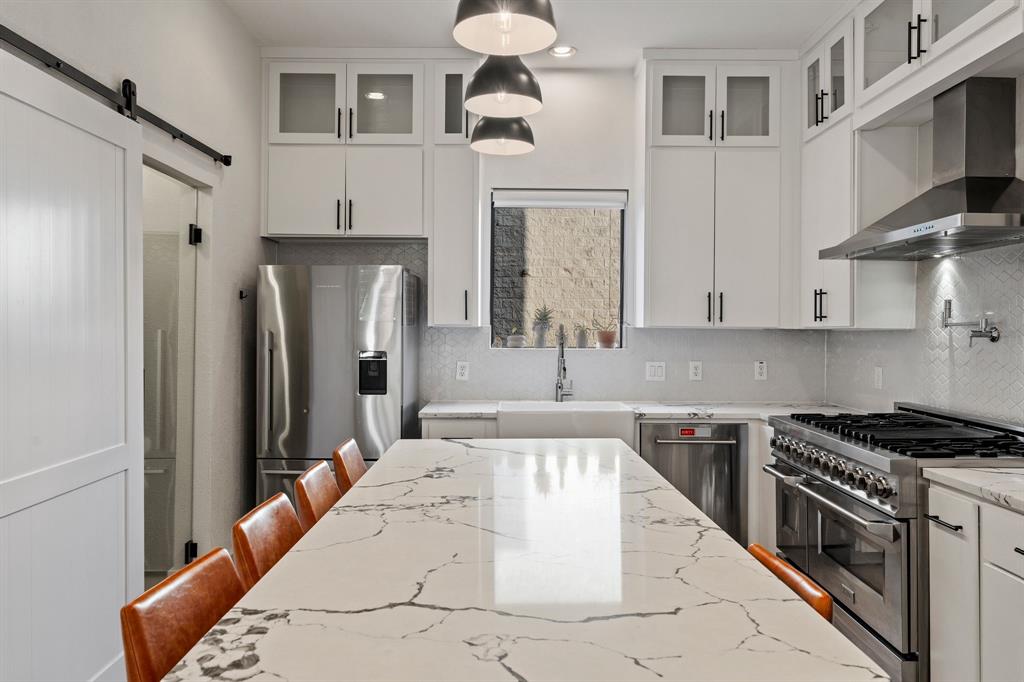 Dallas, Texas, 75219, United States, 2 Bedrooms Bedrooms, ,3 BathroomsBathrooms,Residential,For Sale,1911883