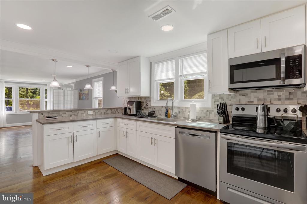 Morrisville, Pennsylvania, 19067, United States, 3 Bedrooms Bedrooms, ,2 BathroomsBathrooms,Residential,For Sale,1907404