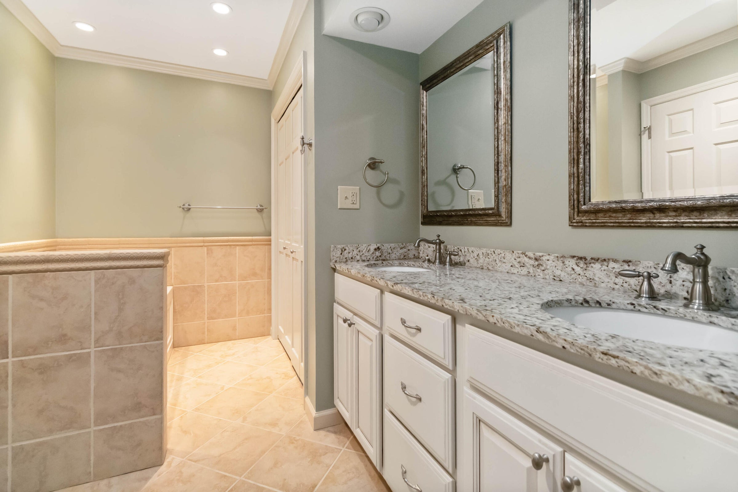 Richmond, Kentucky, 40475, United States, 4 Bedrooms Bedrooms, ,3 BathroomsBathrooms,Residential,For Sale,2006123