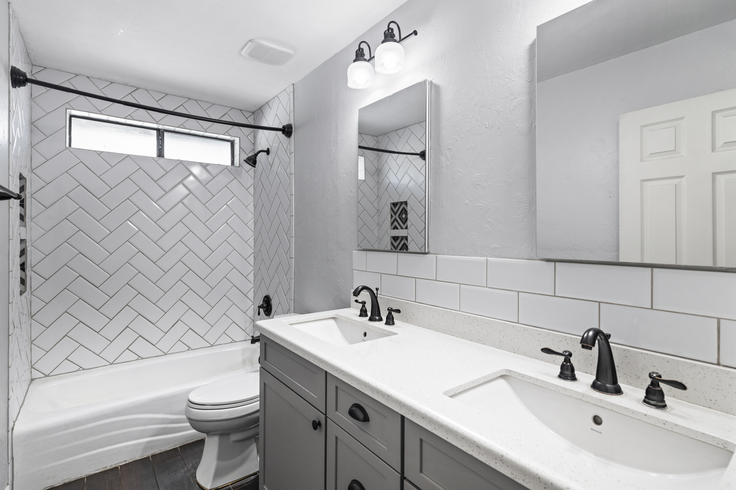 Tempe, Arizona, 85283, United States, 4 Bedrooms Bedrooms, ,2 BathroomsBathrooms,Residential,For Sale,1976655