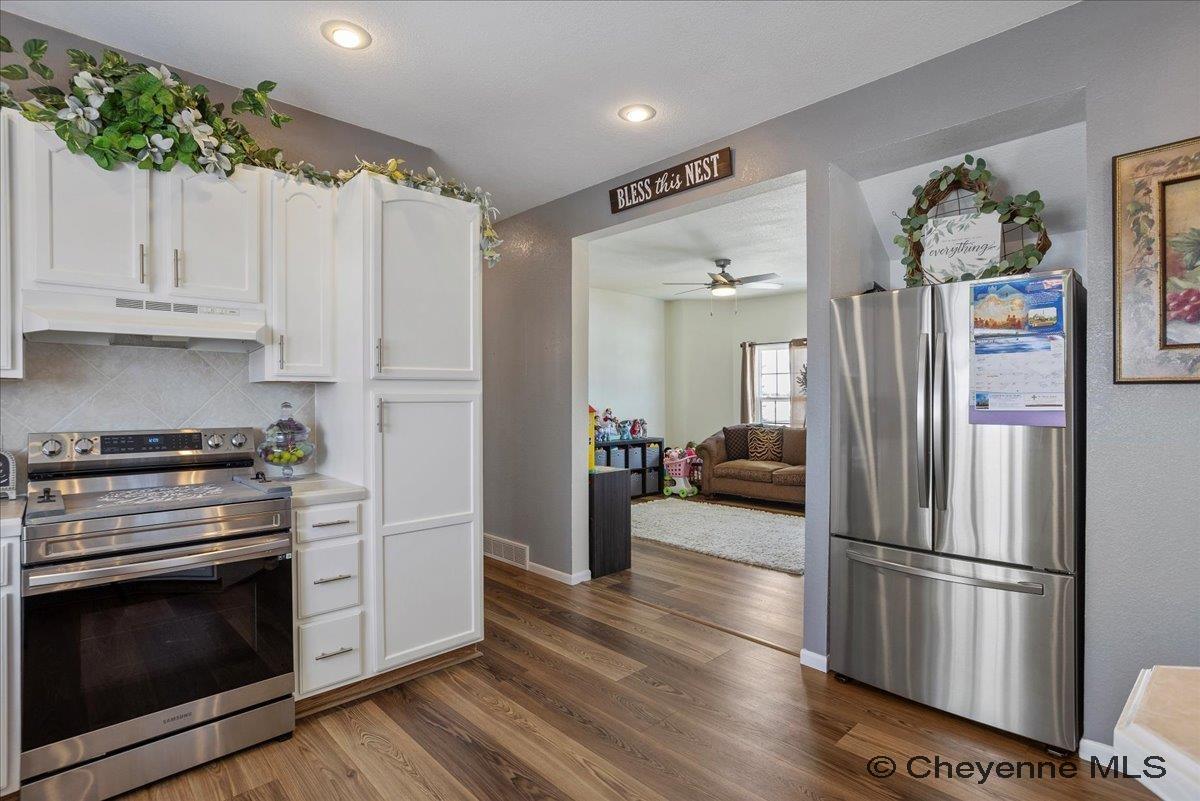 Cheyenne, Wyoming, 82009, United States, 4 Bedrooms Bedrooms, ,3 BathroomsBathrooms,Residential,For Sale,1787891