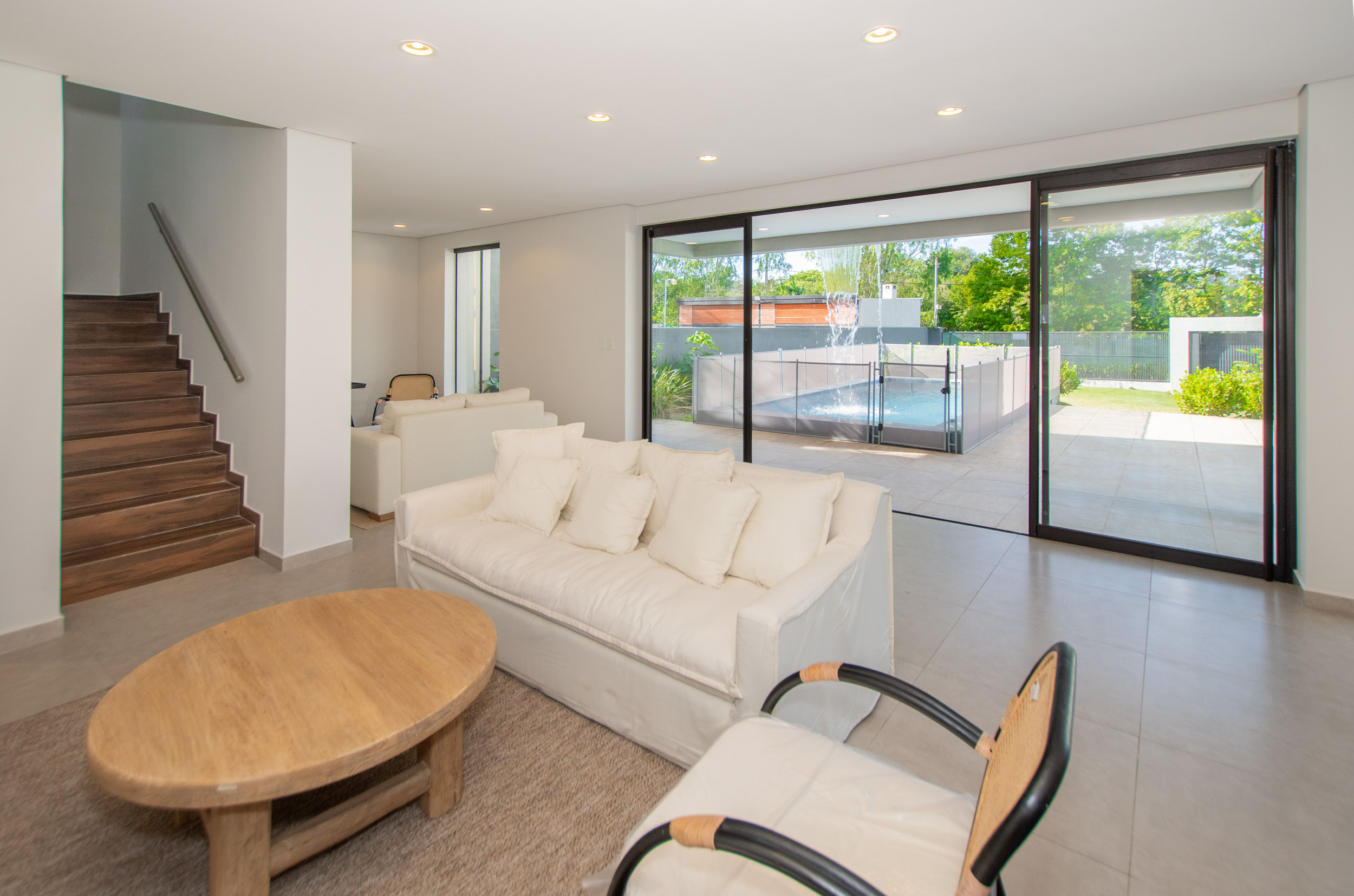  Elegant Brand-New Residence in San Bernardino - 物件實景