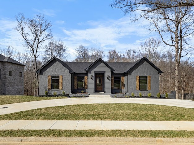 Clarksville, Tennessee, 37043, United States, 4 Bedrooms Bedrooms, ,3 BathroomsBathrooms,Residential,For Sale,1980673