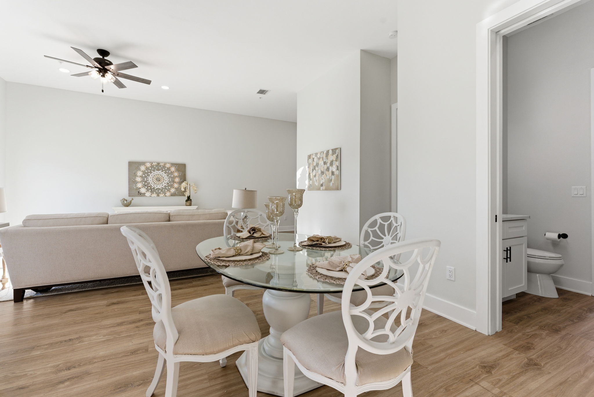 Treasure Island, Florida, 33706, United States, 5 Bedrooms Bedrooms, ,4 BathroomsBathrooms,Residential,For Sale,1887391