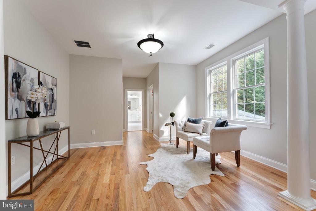 Fairfax, Virginia, 22033, United States, 6 Bedrooms Bedrooms, ,6 BathroomsBathrooms,Residential,For Sale,1973786