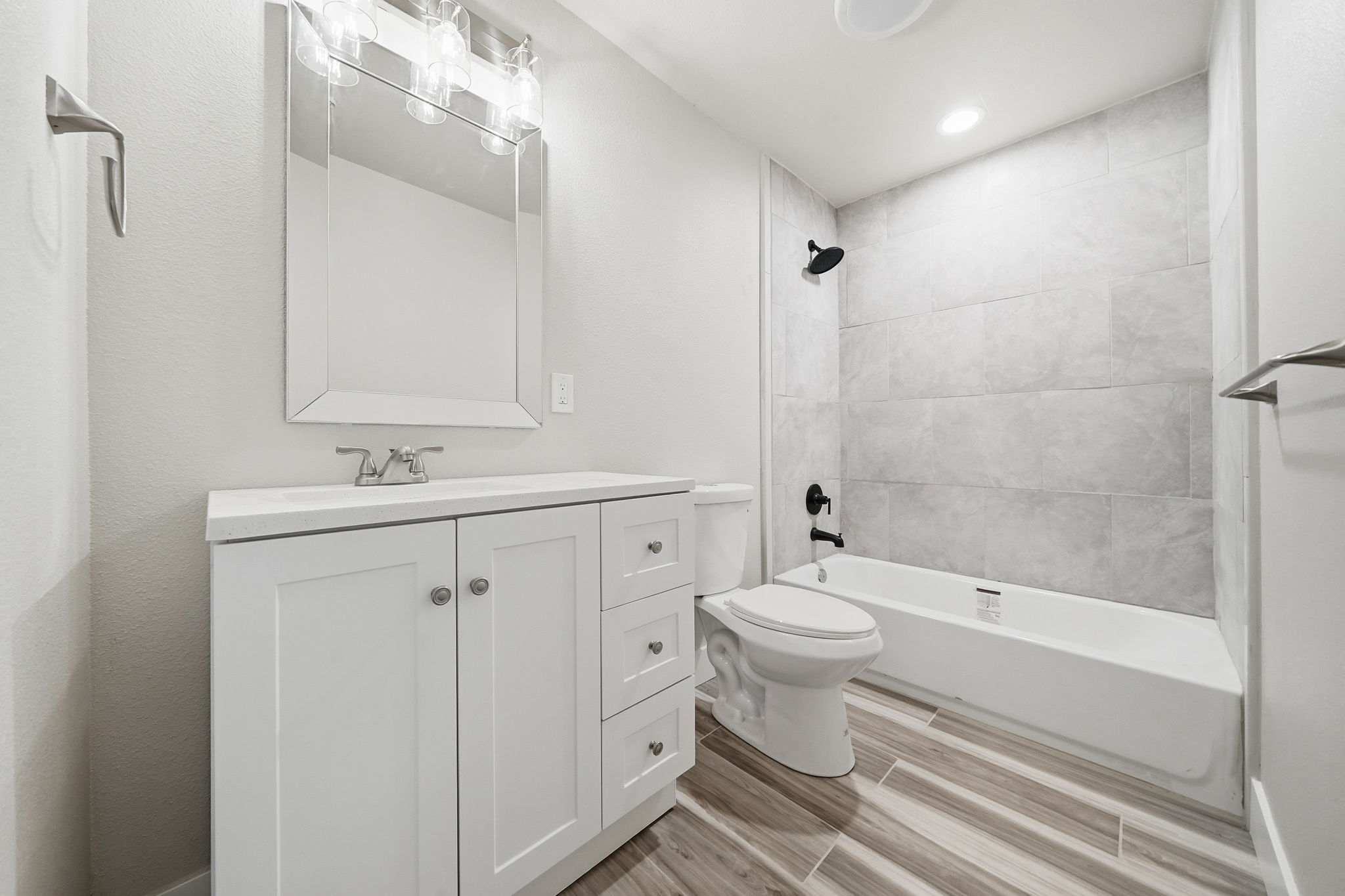 Redding, California, 96003, United States, 5 Bedrooms Bedrooms, ,4 BathroomsBathrooms,Residential,For Sale,2006033