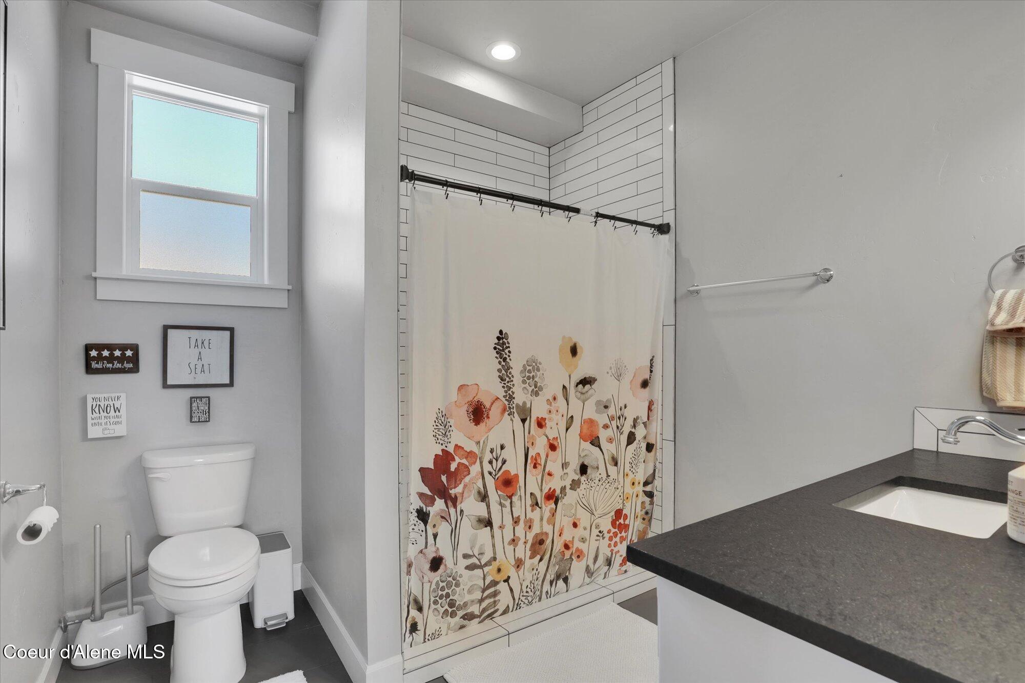 Post Falls, Idaho, 83854, United States, 5 Bedrooms Bedrooms, ,5 BathroomsBathrooms,Residential,For Sale,1981569