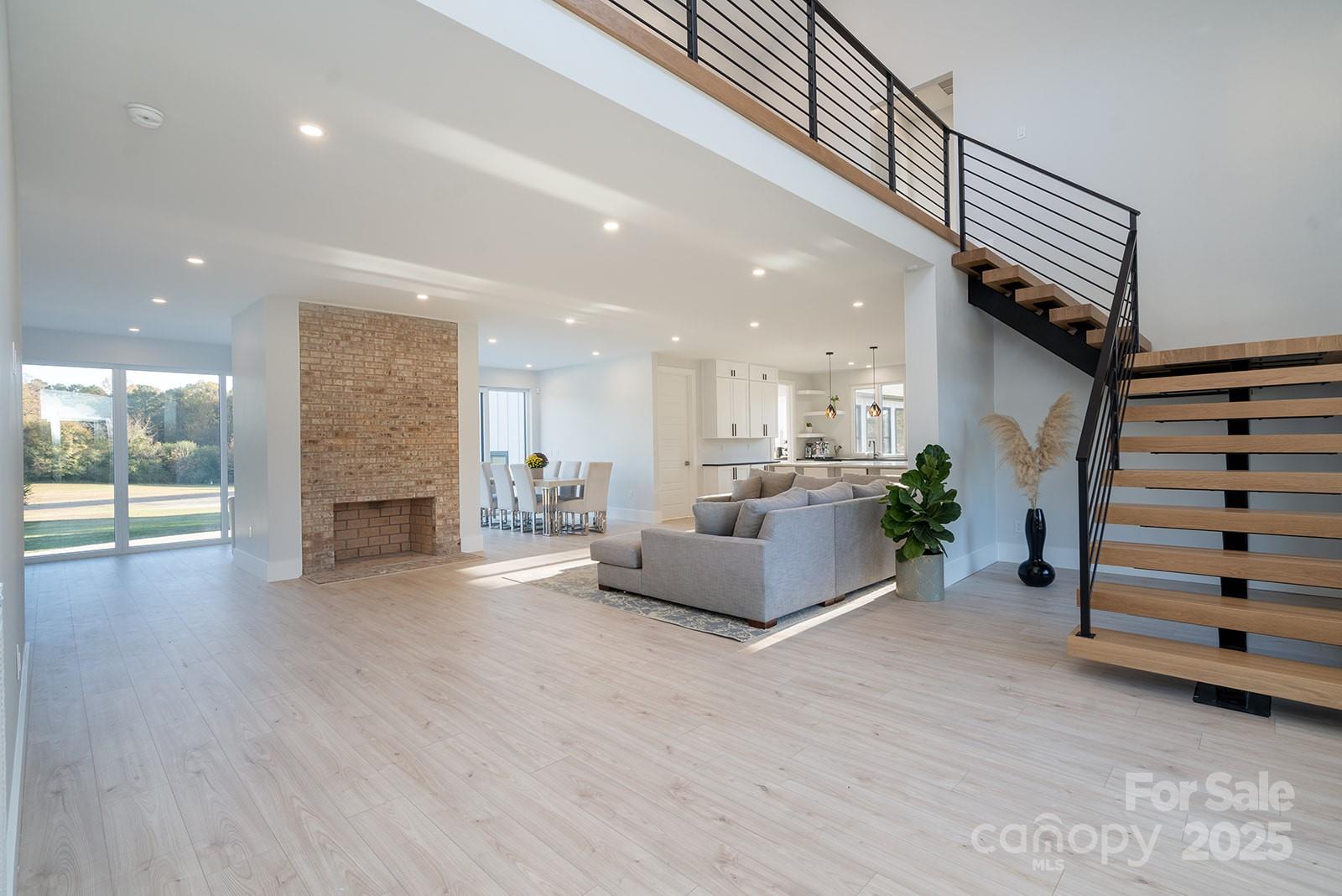 Waxhaw, North Carolina, 28173, United States, 5 Bedrooms Bedrooms, ,4 BathroomsBathrooms,Residential,For Sale,1990877