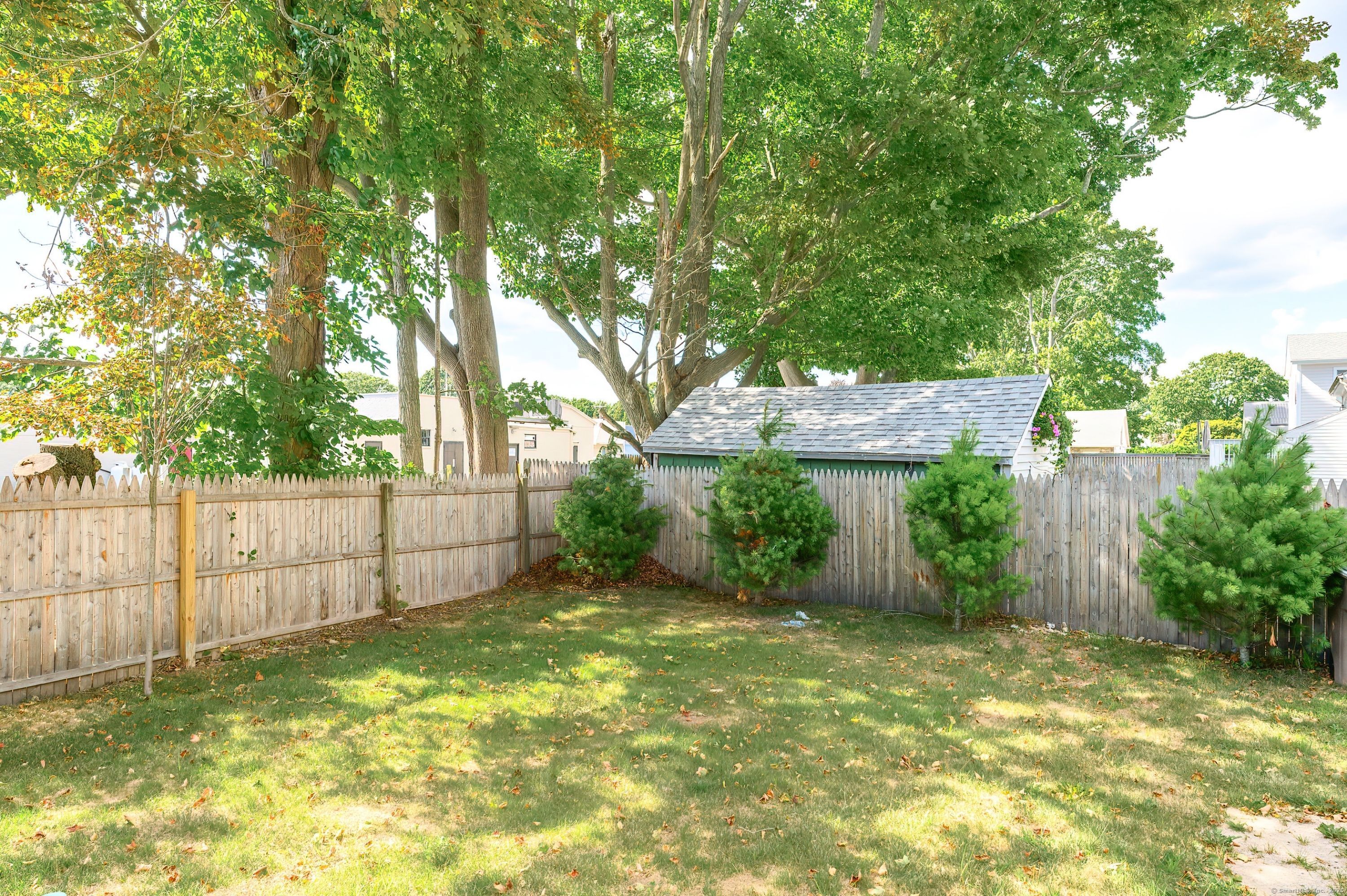 East Lyme, Connecticut, 06357, United States, 2 Bedrooms Bedrooms, ,3 BathroomsBathrooms,Residential,For Sale,1933174