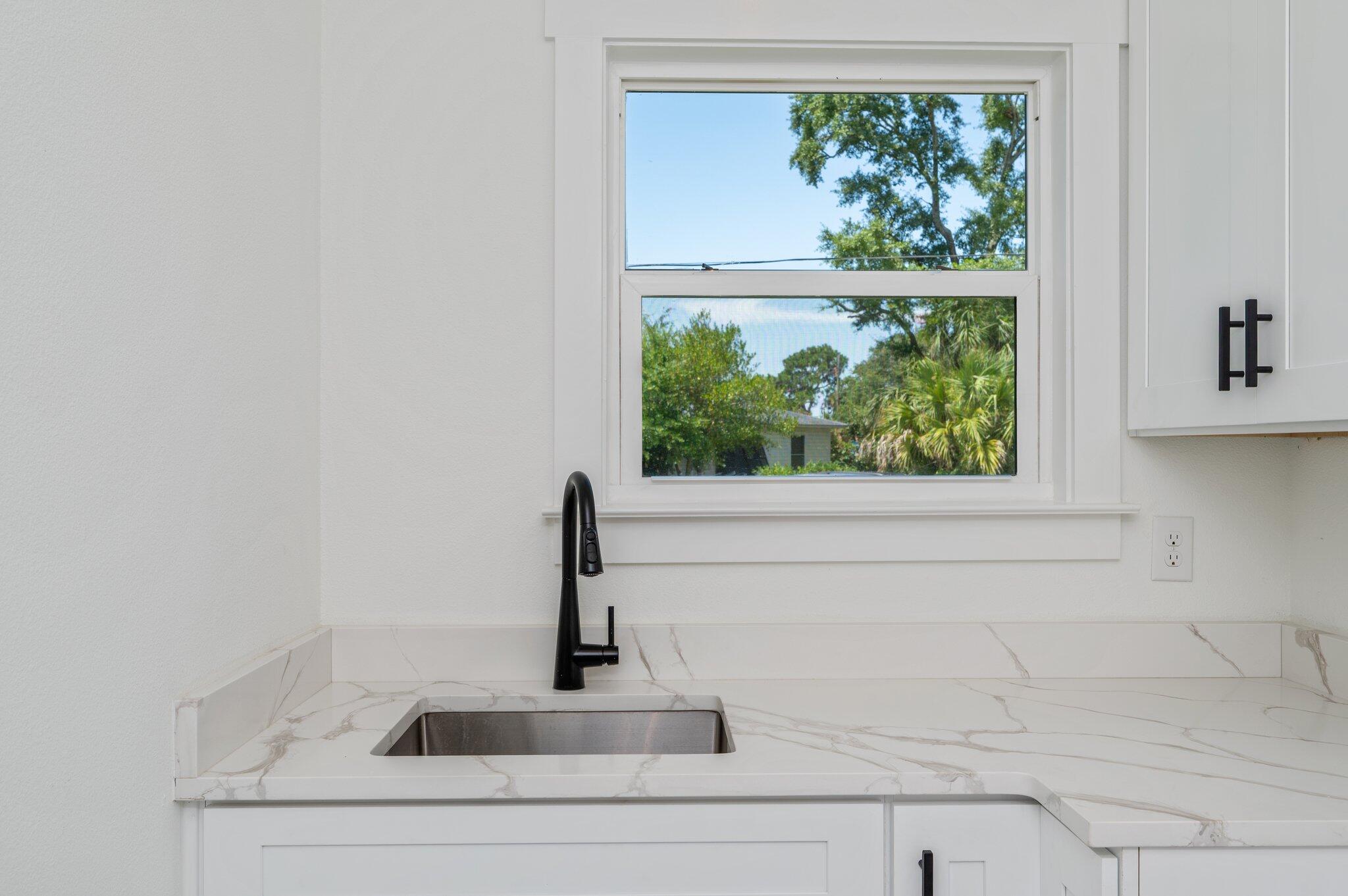 Fort Walton Beach, Florida, 32548, United States, 6 Bedrooms Bedrooms, ,3 BathroomsBathrooms,Residential,For Sale,1890001