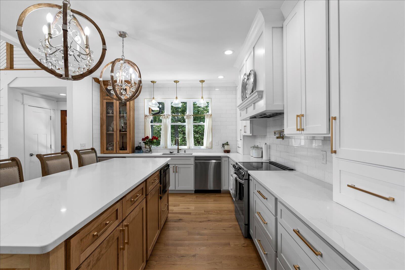 Jasper, Tennessee, 37347, United States, 3 Bedrooms Bedrooms, ,2 BathroomsBathrooms,Residential,For Sale,1976717