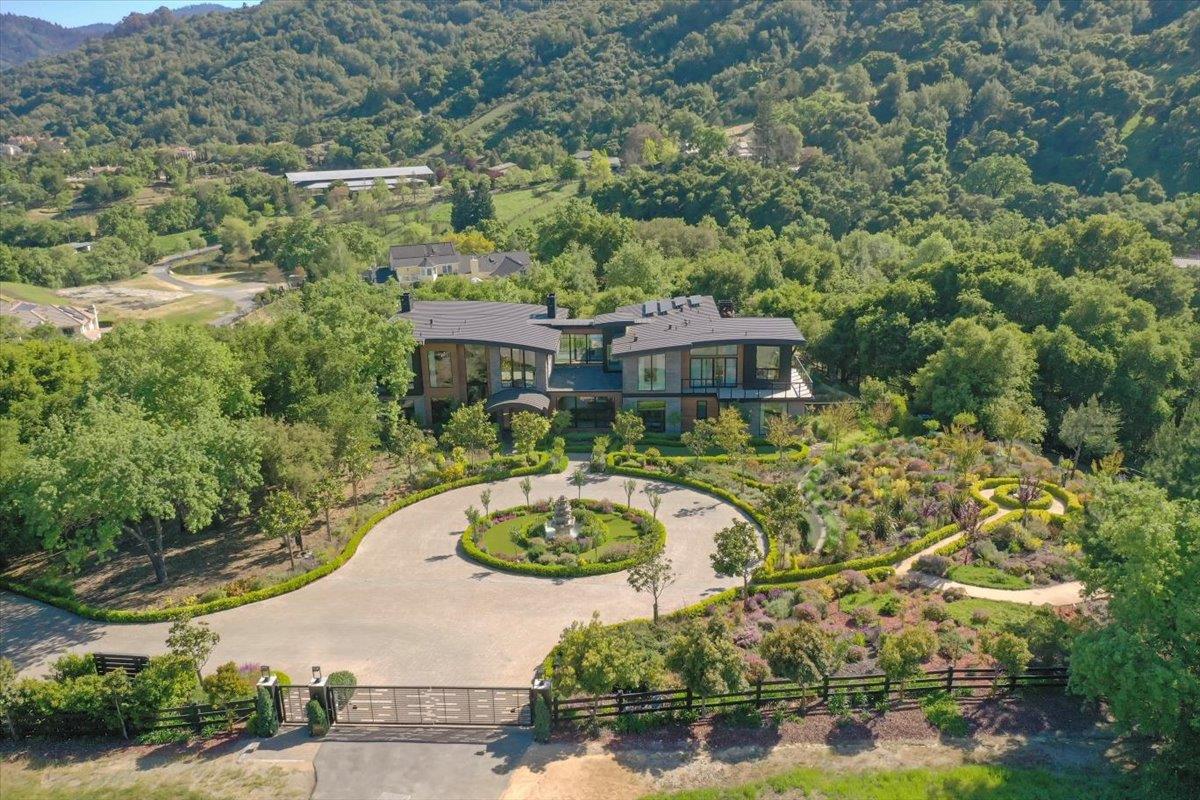 Saratoga, California, 95070, United States, 6 Bedrooms Bedrooms, ,11 BathroomsBathrooms,Residential,For Sale,1971416