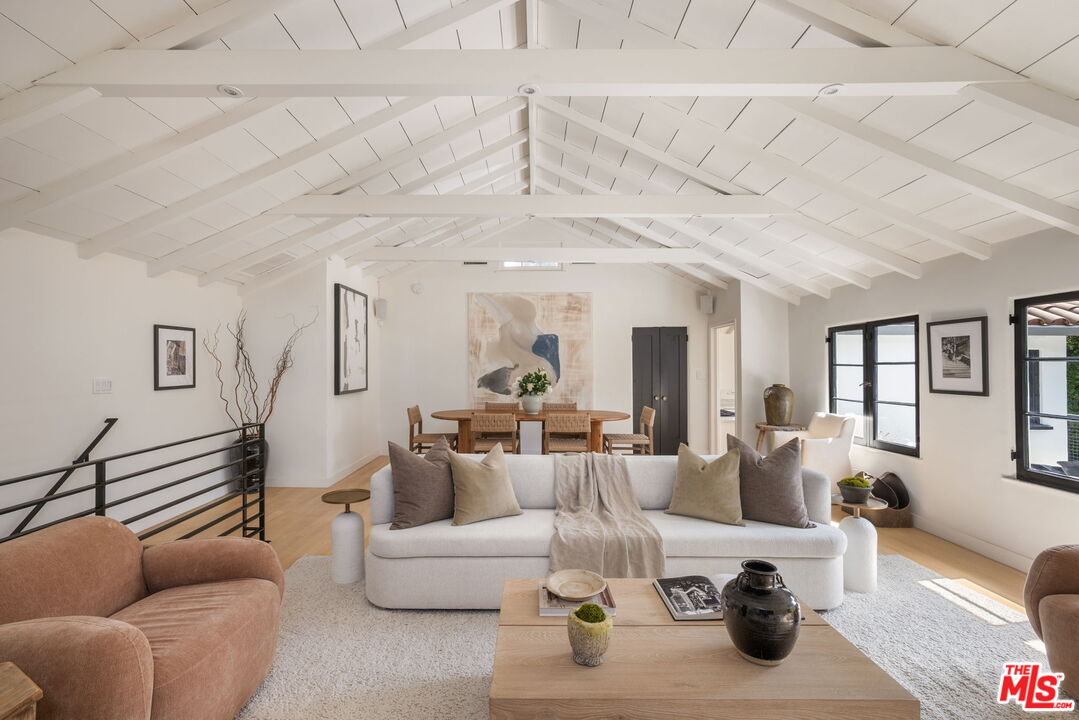 West Hollywood, California, 90048, United States, 3 Bedrooms Bedrooms, ,1 BathroomBathrooms,Residential,For Sale,1993483