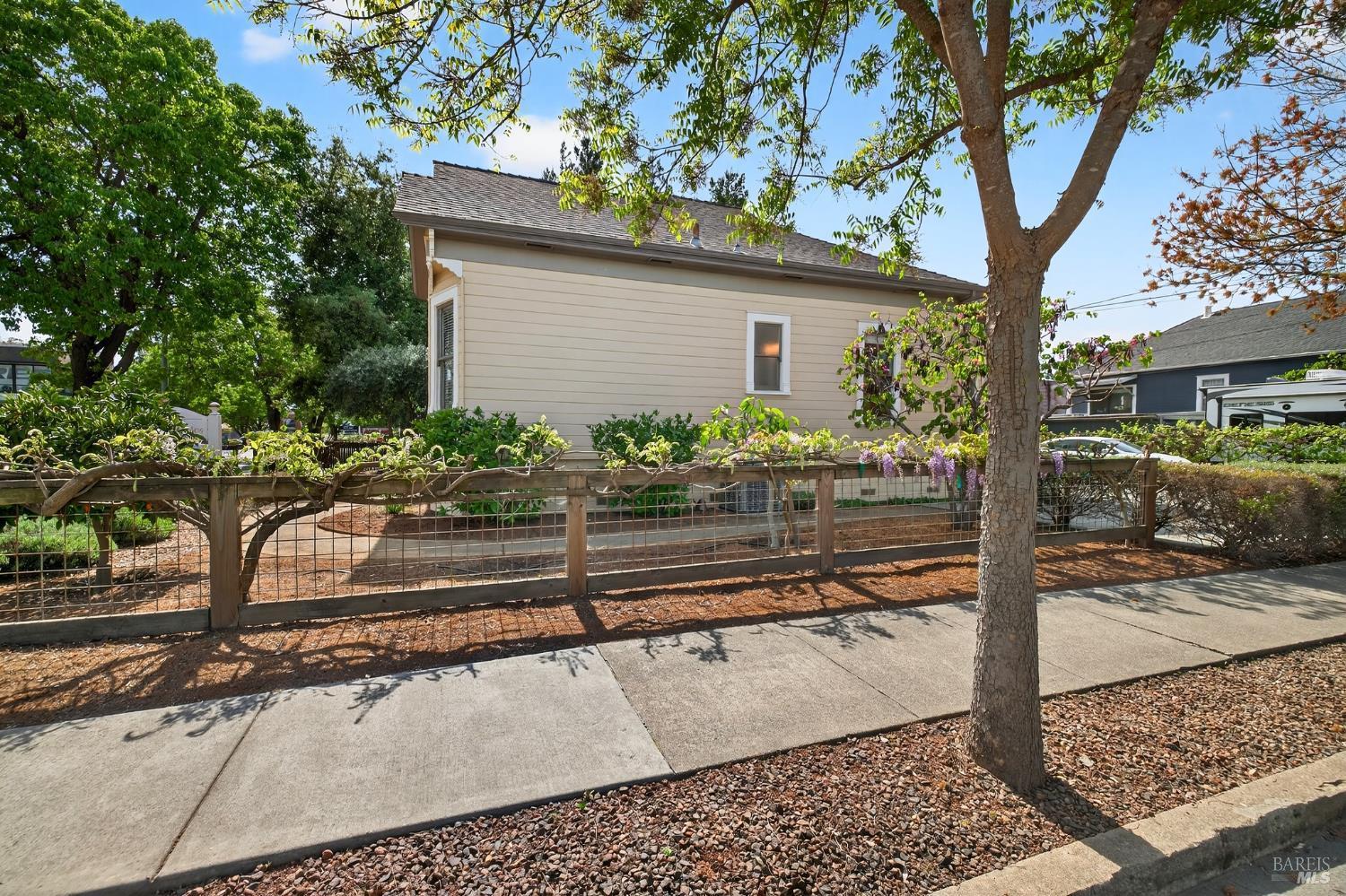 Petaluma, California, 94952, United States, 3 Bedrooms Bedrooms, ,3 BathroomsBathrooms,Residential,For Sale,2032031