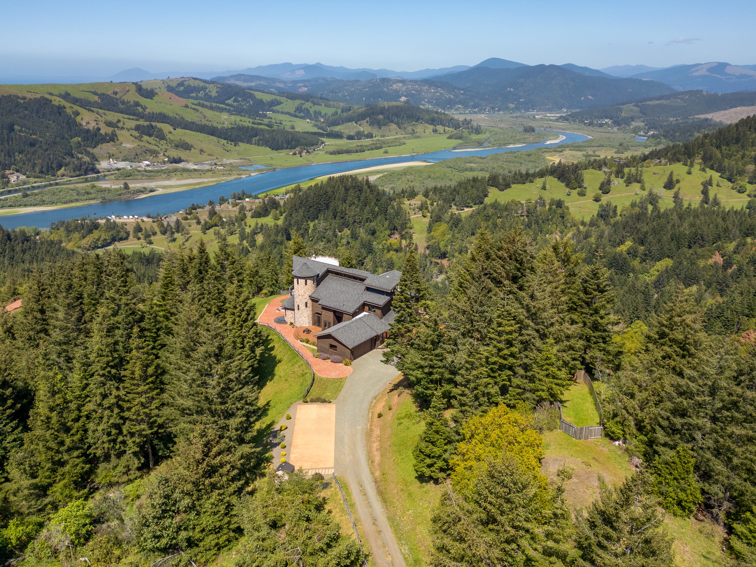  French Chateau High Above Gold Beach - 物件實景