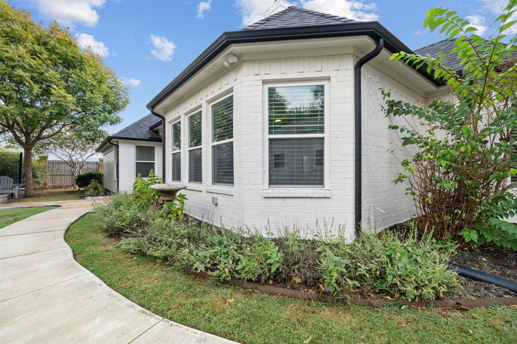 Waxahachie, Texas, 75165, United States, 3 Bedrooms Bedrooms, ,3 BathroomsBathrooms,Residential,For Sale,1987029