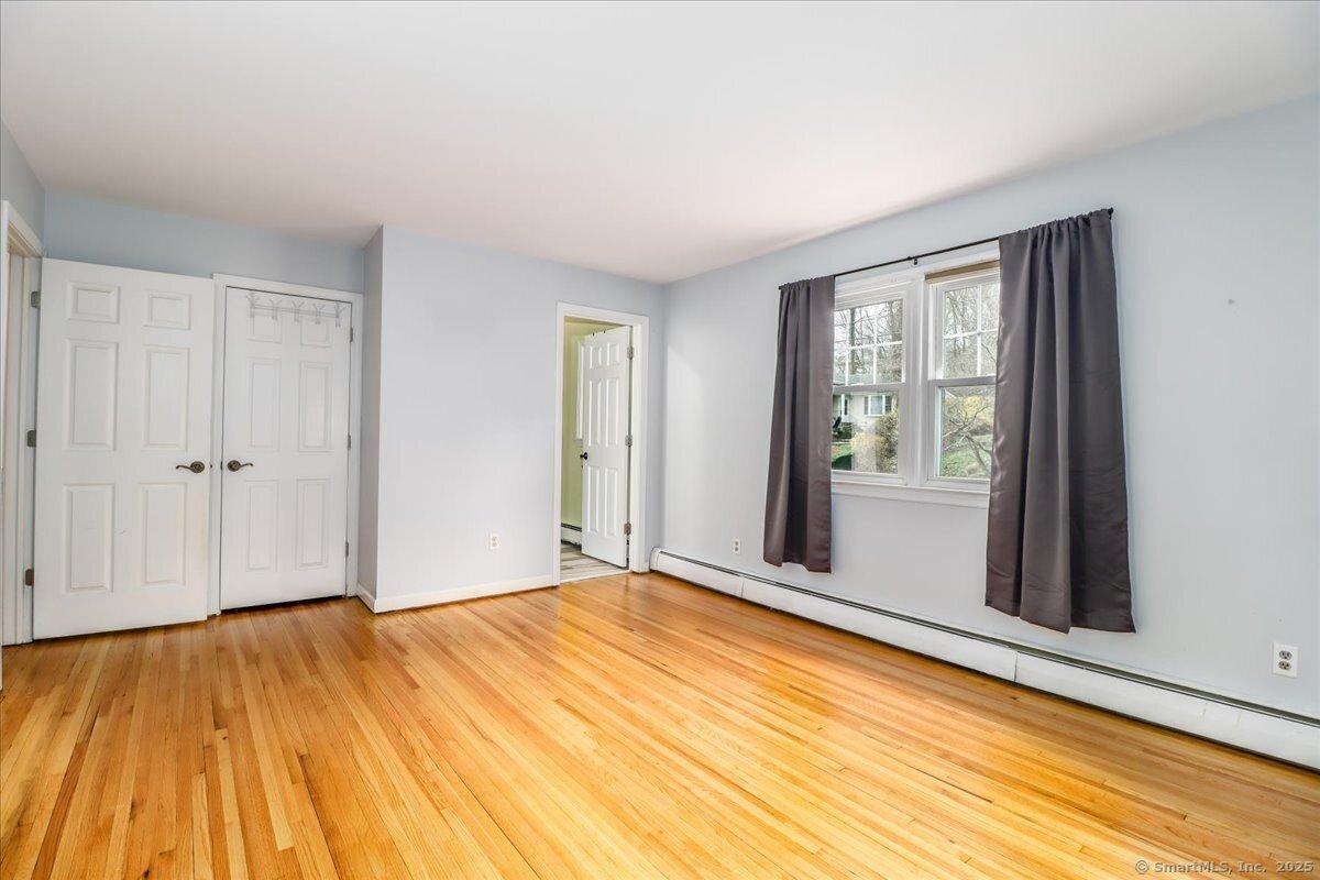 Trumbull, Connecticut, 06611, United States, 4 Bedrooms Bedrooms, ,3 BathroomsBathrooms,Residential,For Sale,1935894