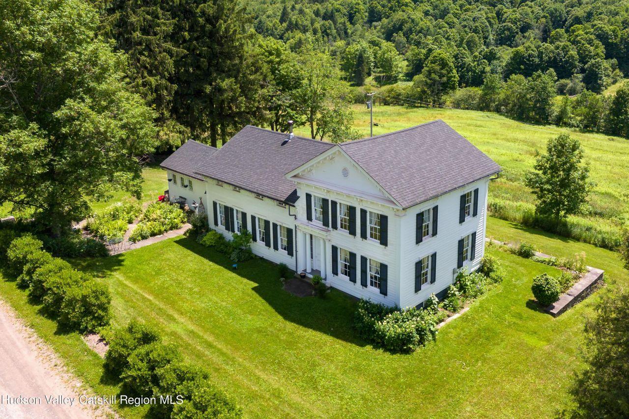Bovina, New York, 13740, United States, 4 Bedrooms Bedrooms, ,2 BathroomsBathrooms,Residential,For Sale,1826483
