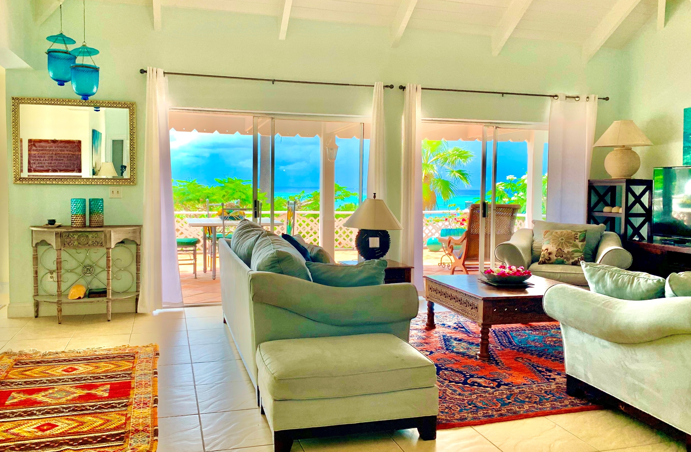 Crown Ridge Drive Villa + Guest House, Providenciales, TC, ,4 BathroomsBathrooms,Residential,For Sale,Crown Ridge Drive Villa + Guest House,1219429